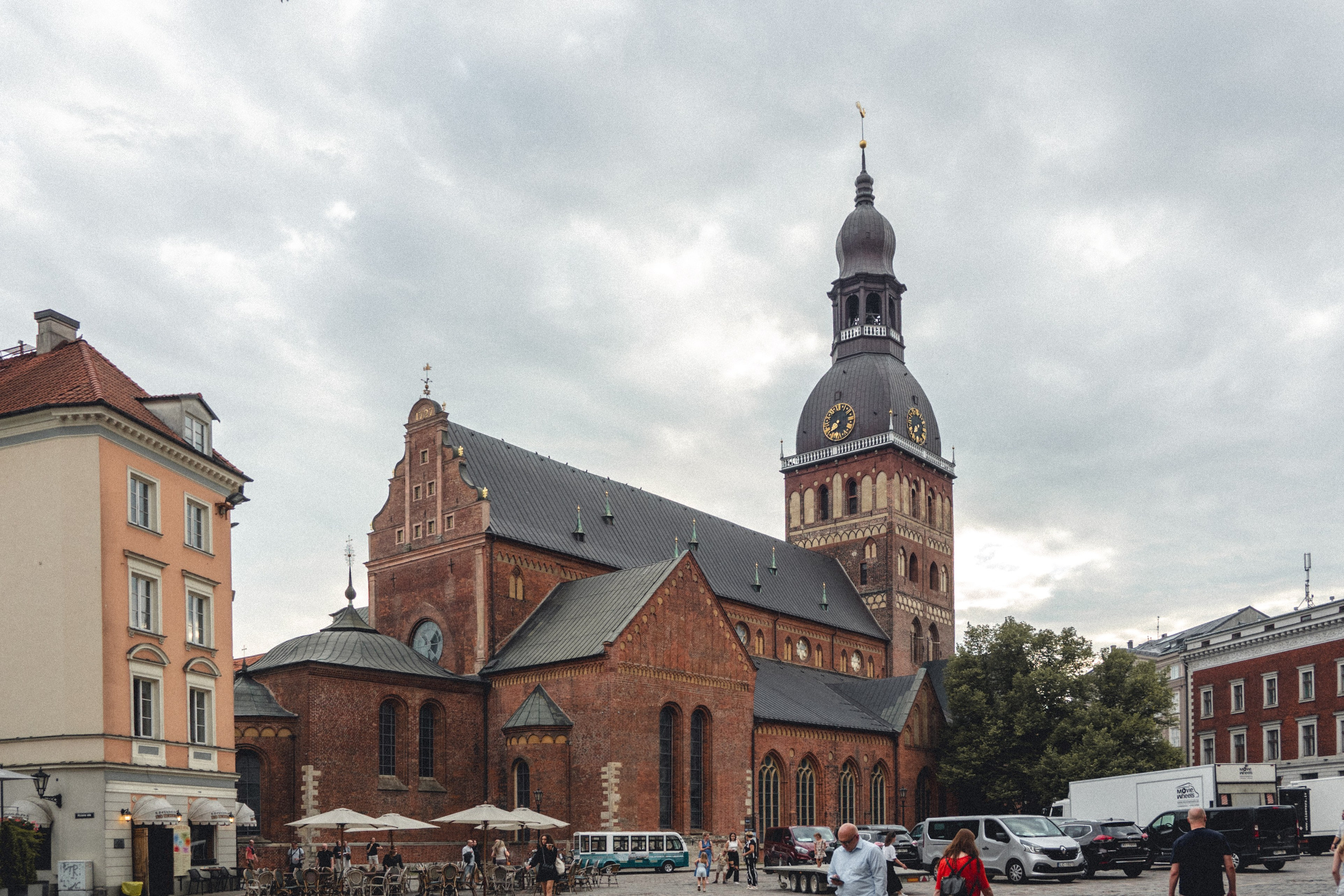 Voyage à Riga. Photographe sur Cote d’Azur. Portraits de familles, couples, enfants, événements