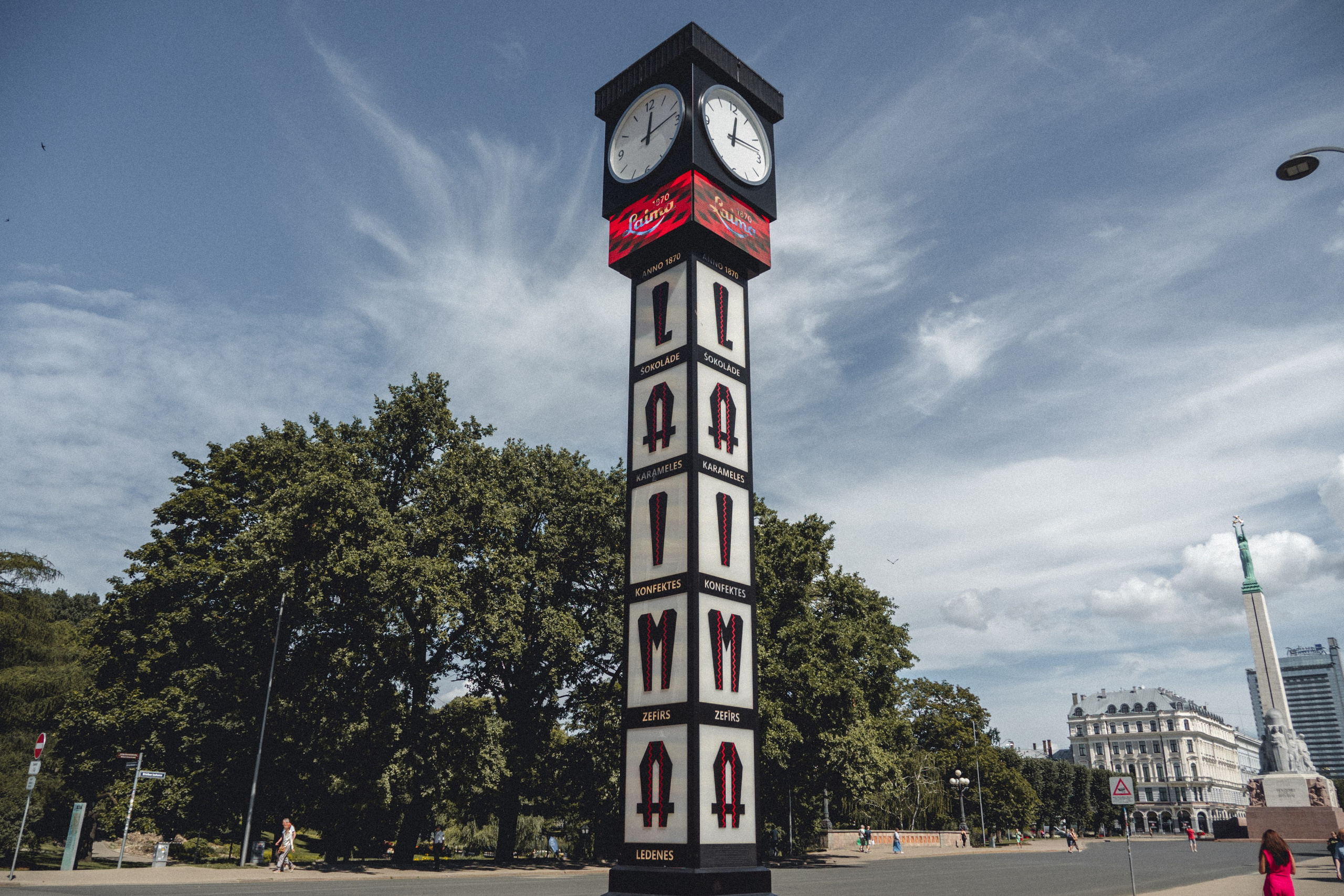 Voyage à Riga. Photographe sur Cote d’Azur. Portraits de familles, couples, enfants, événements