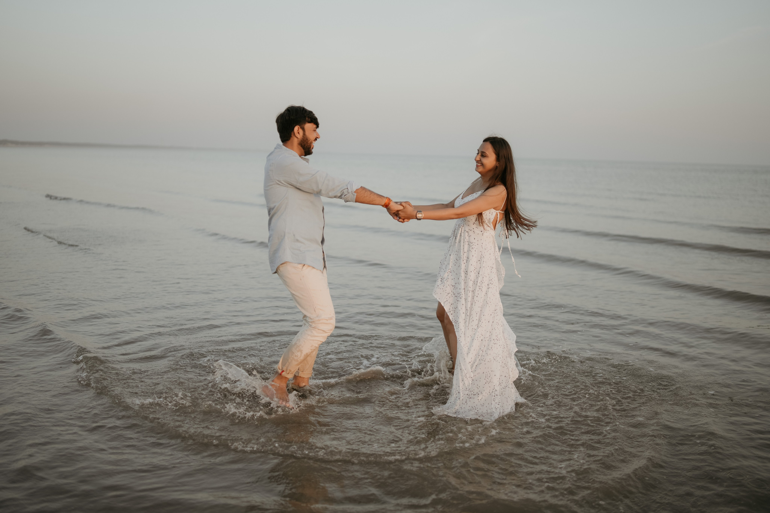 COUPLE SESSIONS. Love Emotions Weddings