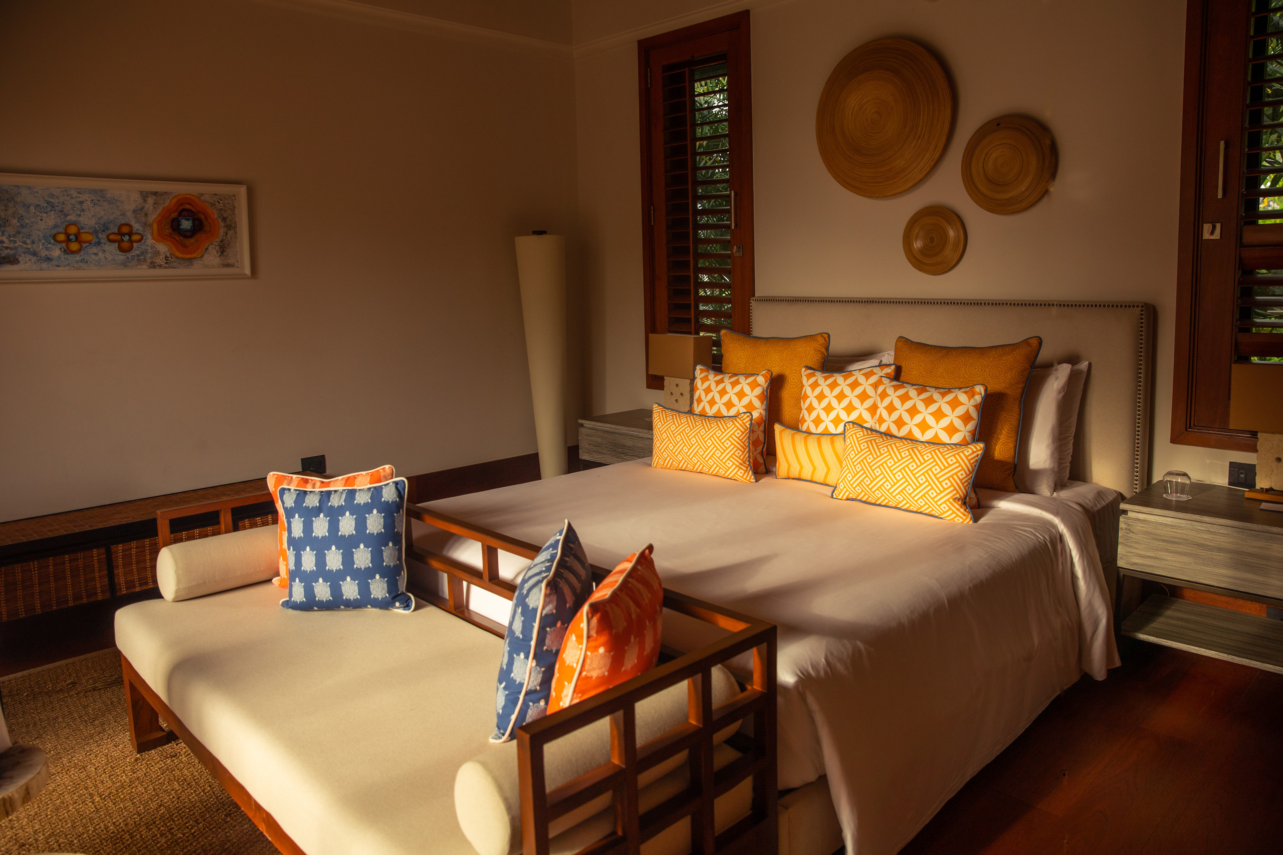 PROPERTY. International Photographer