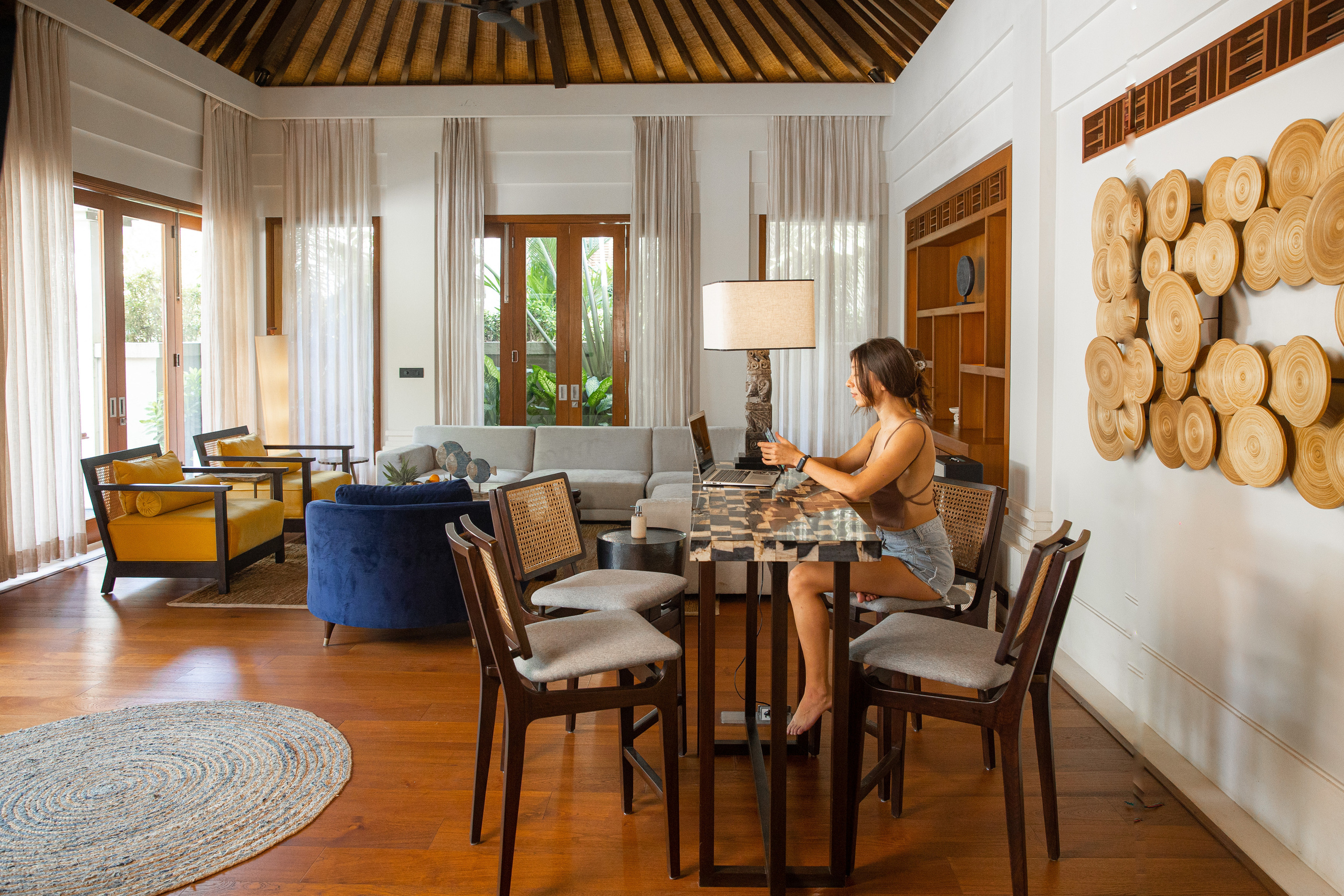 PROPERTY. International Photographer