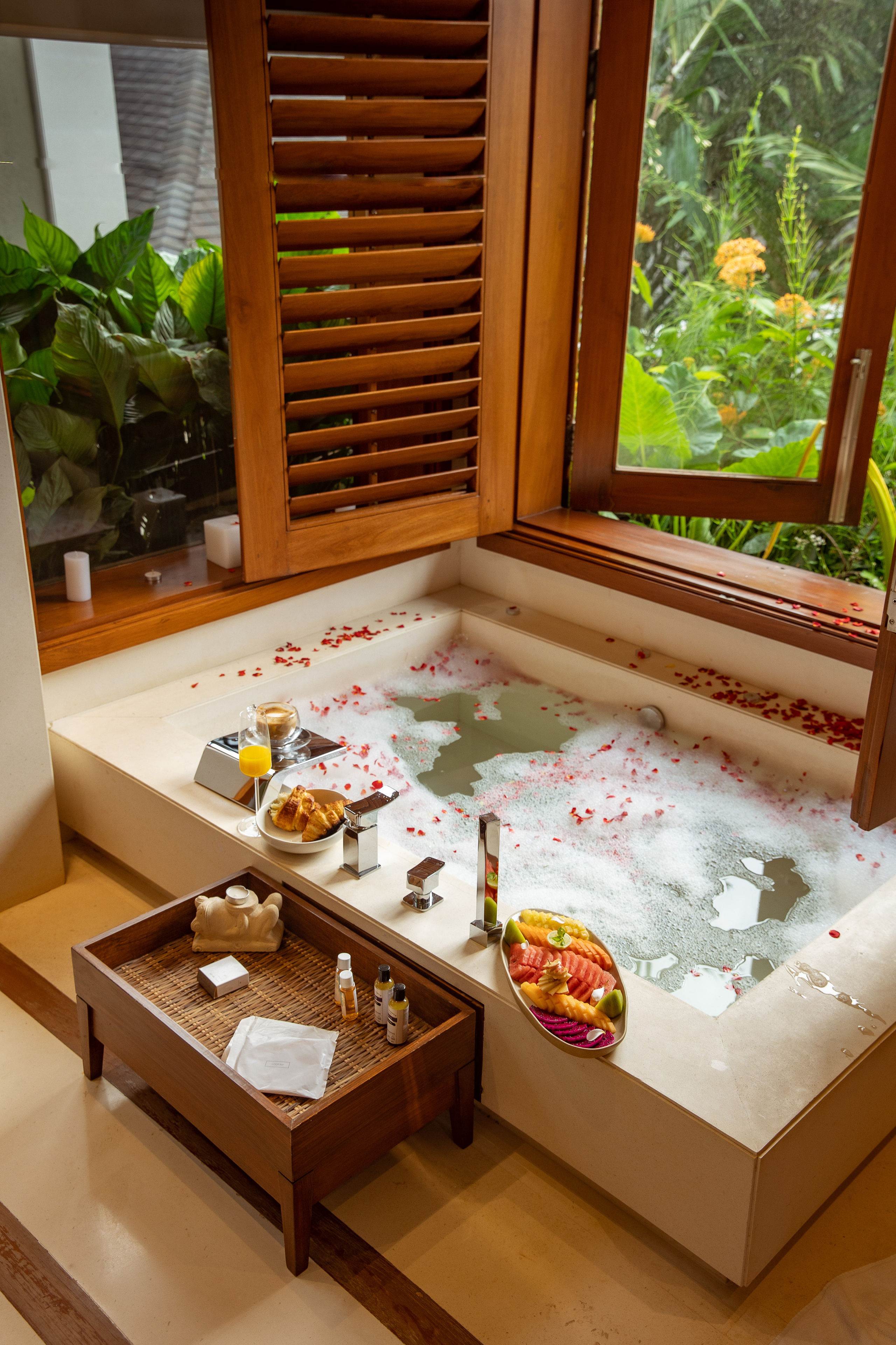 PROPERTY. International Photographer