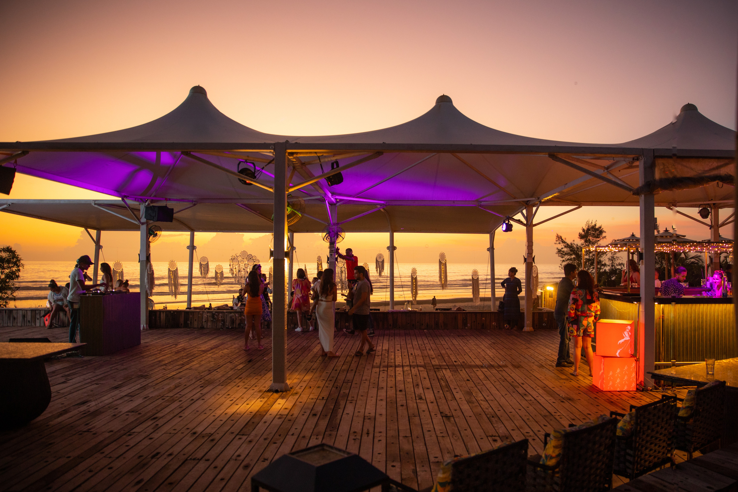 PROPERTY. International Photographer