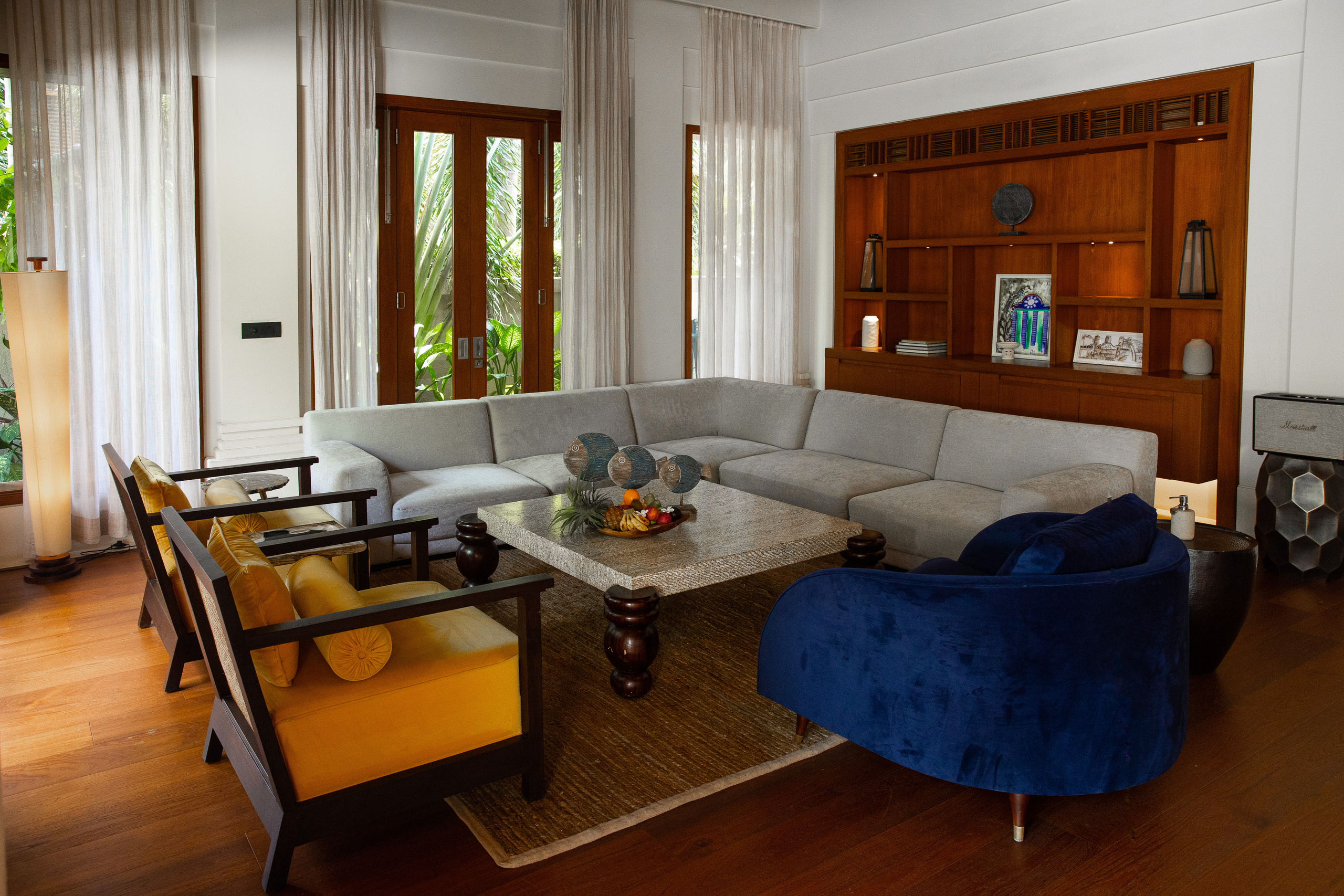 PROPERTY. International Photographer