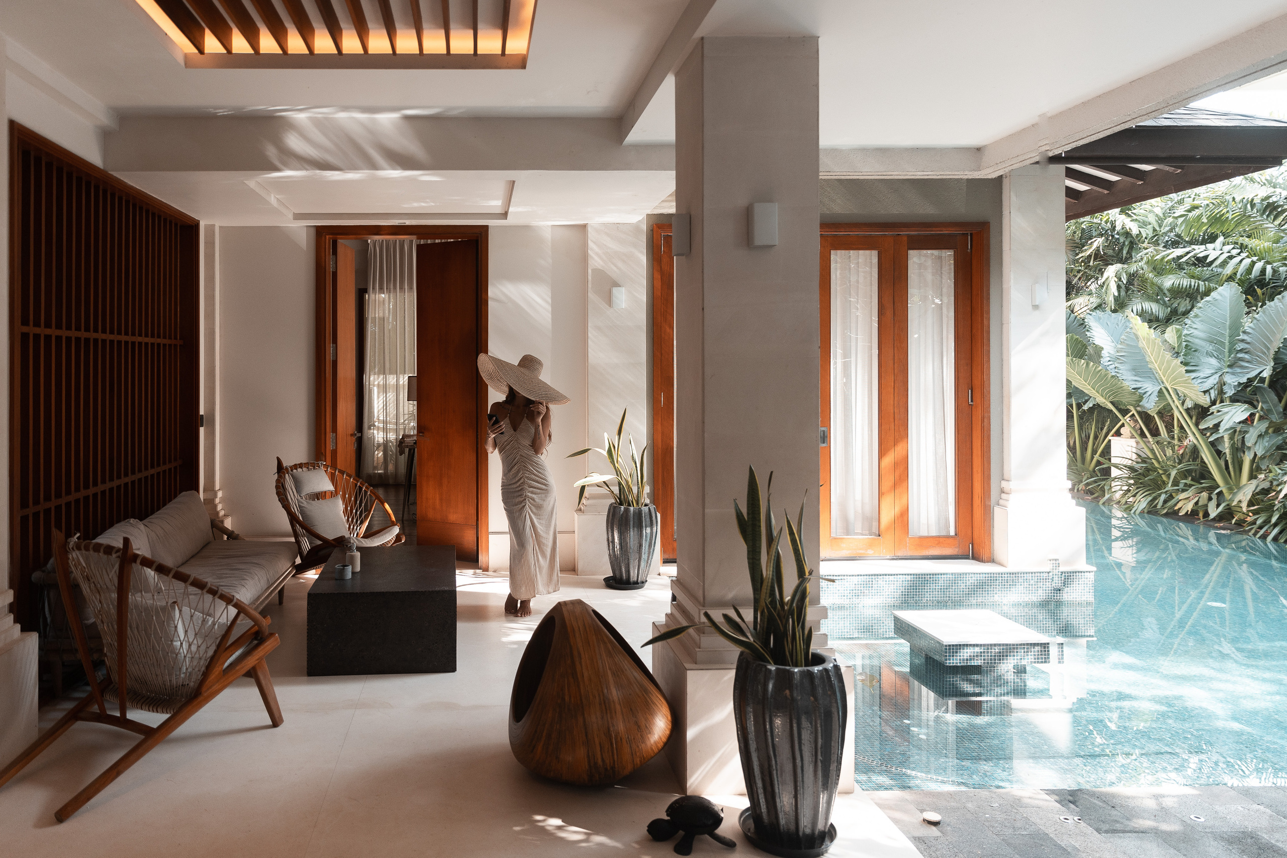 PROPERTY. International Photographer