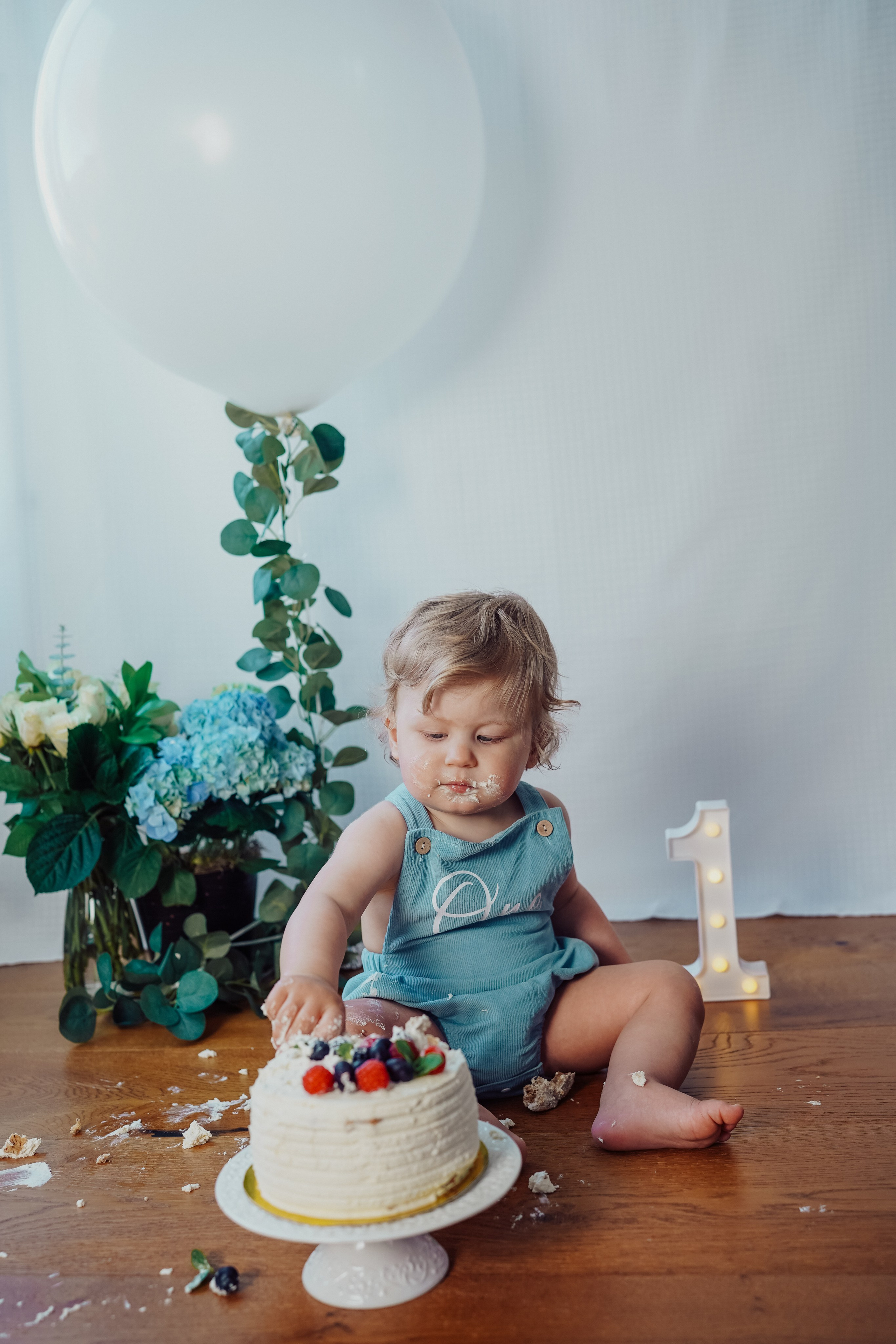 Cake Smash. Maternity, family and newborn photography in San Francisco Bay Area