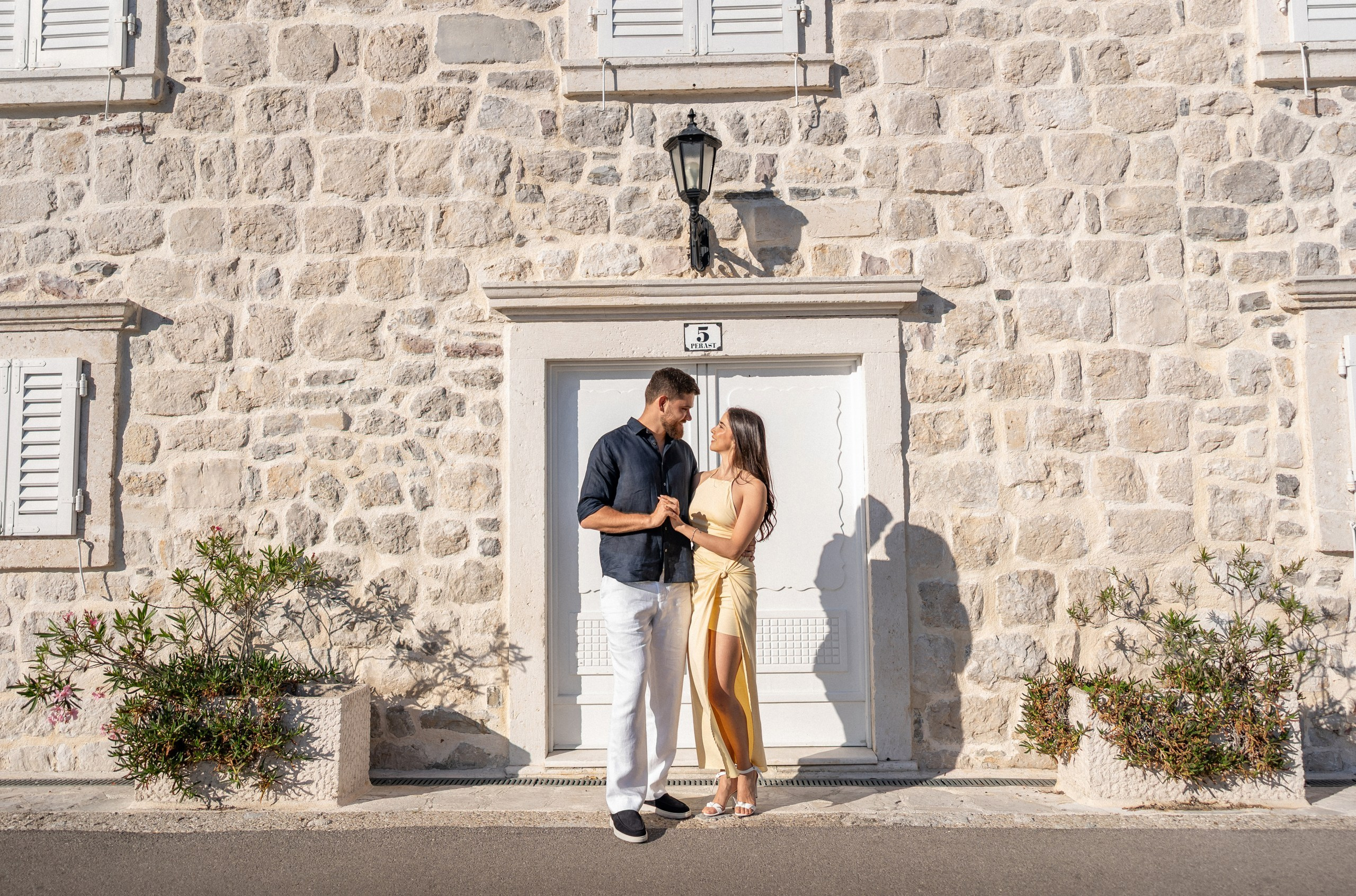 Perast Engagement Photoshoot. Bryllupsfotograf og videograf i Montenegro | Maria & Vasilii