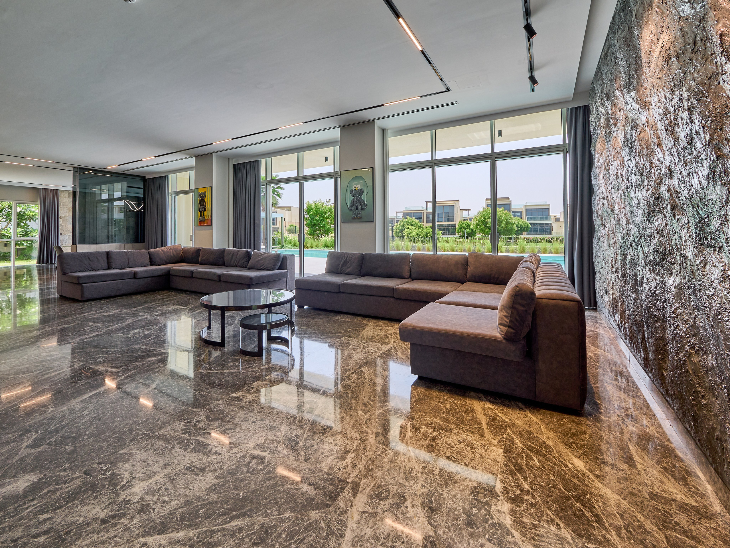 Real Estate Photography in Dubai — Interior & Villa Photos for Bayut, Airbnb, Property Finder. Hotel Photographer in Dubai — Interiors & Commercial by Oleg Novikov