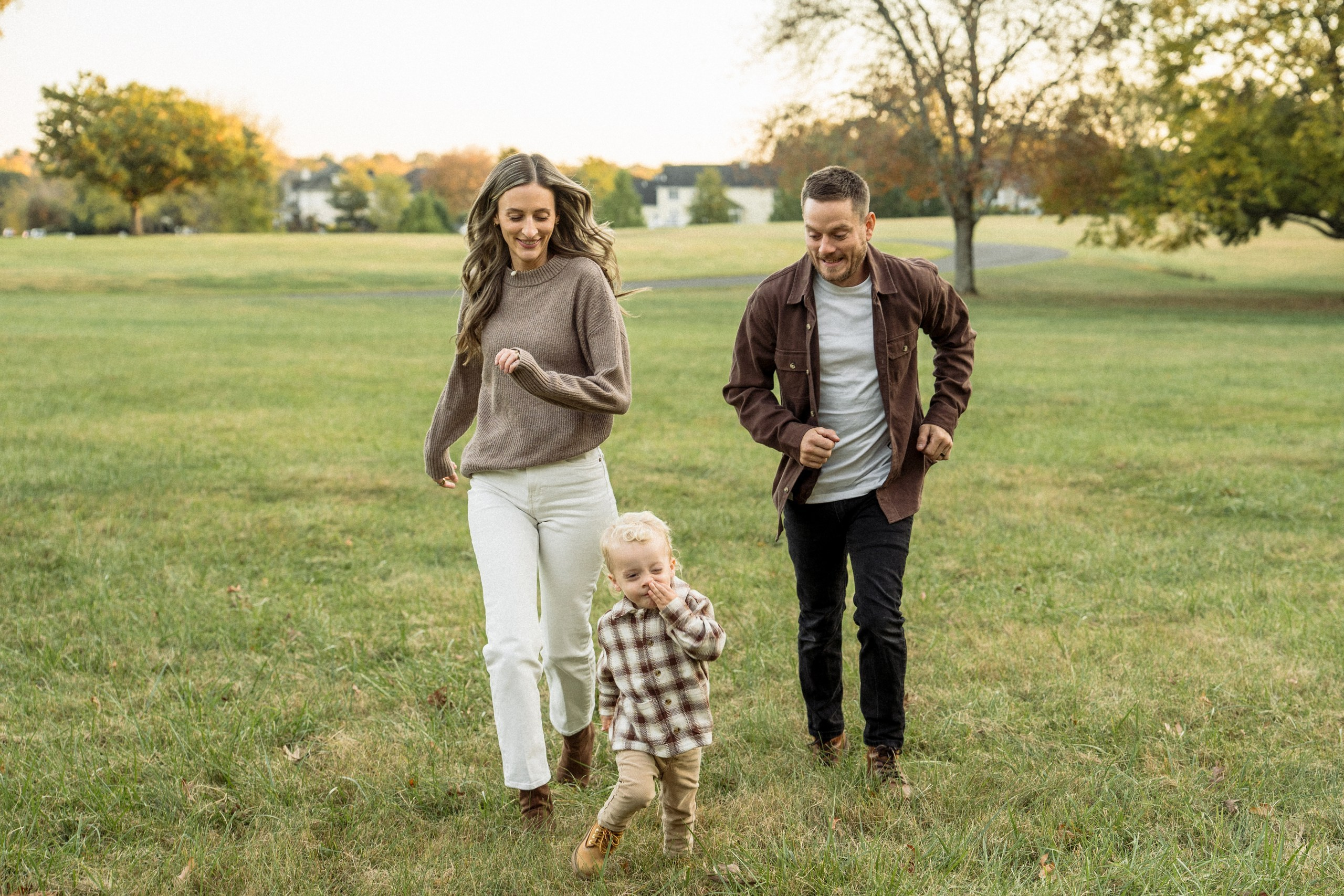 Mike, Kerianne, Hendrix. Alisa Tant — Family and newborn photographer Bucks County, Montgomery county, Philadelphia, NJ