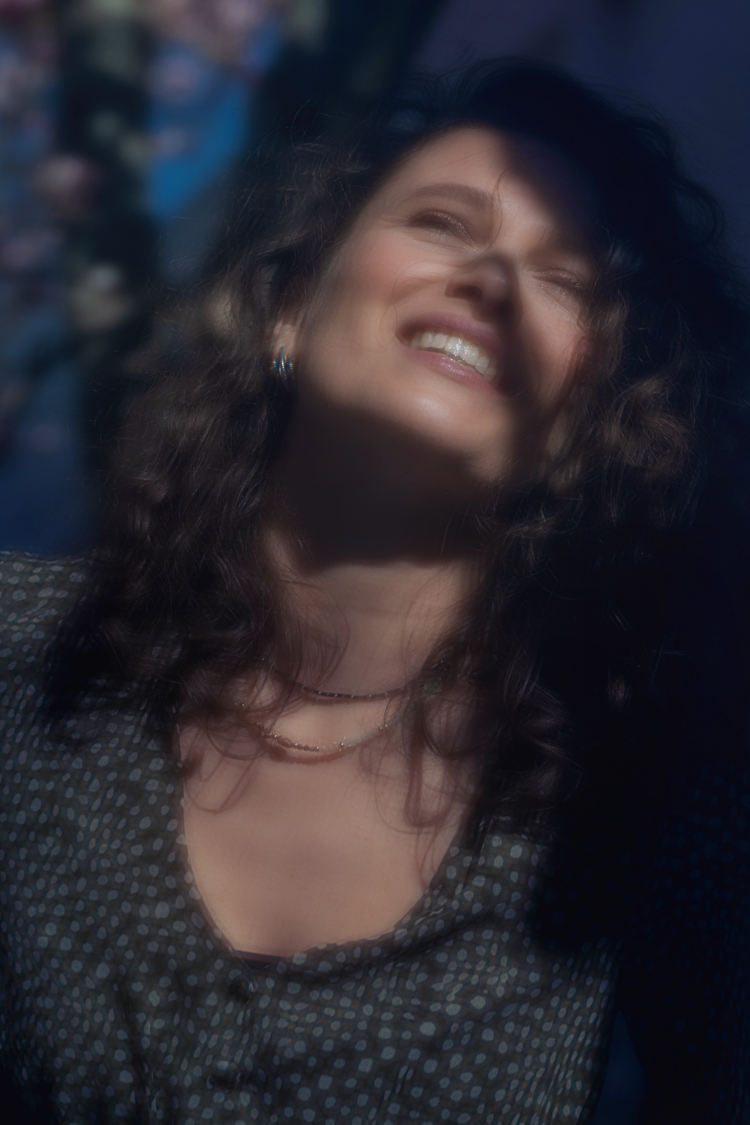 MARIA with Magnolias. Anastasiia Antoniuk portrait, family and couple photographer, Portugal