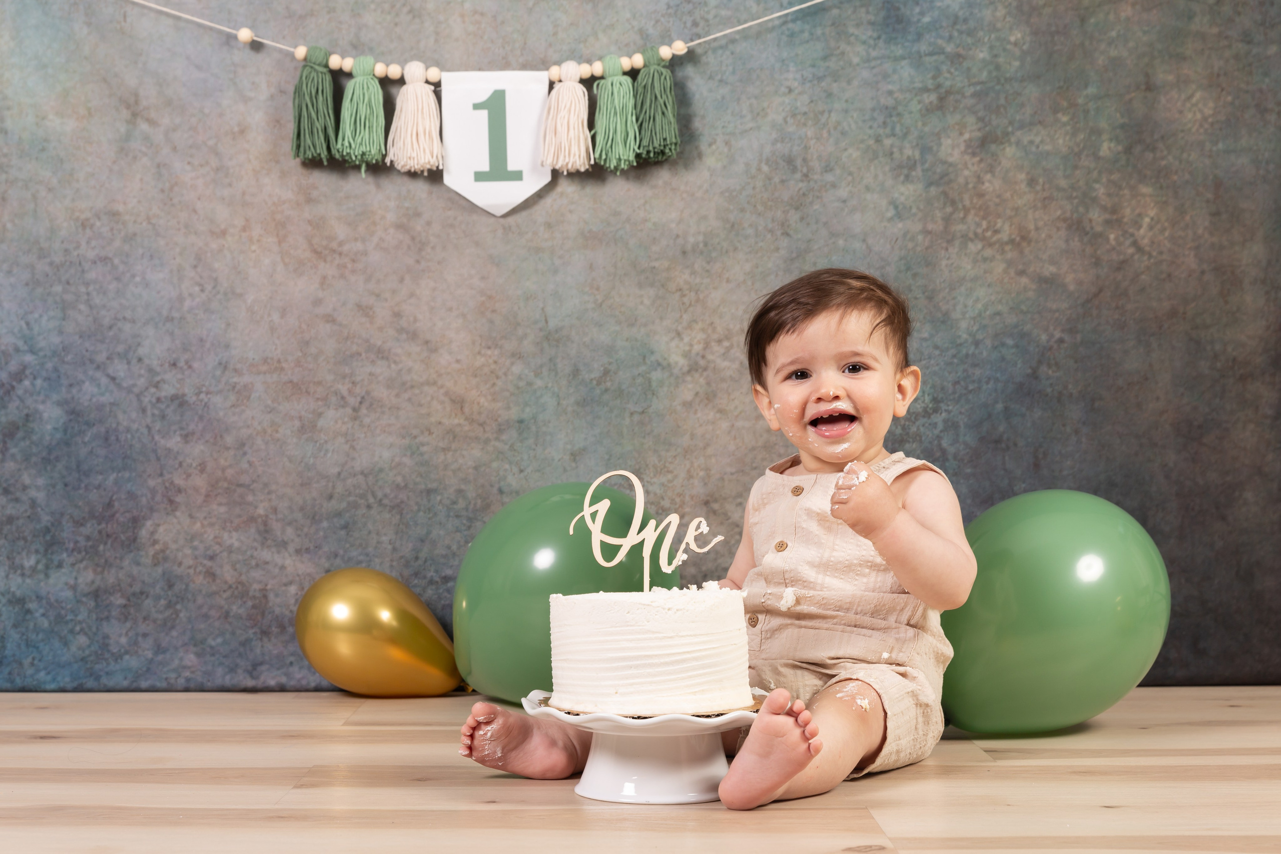 Smash Cake. Photographer is San Jose, Iryna Novosyolova