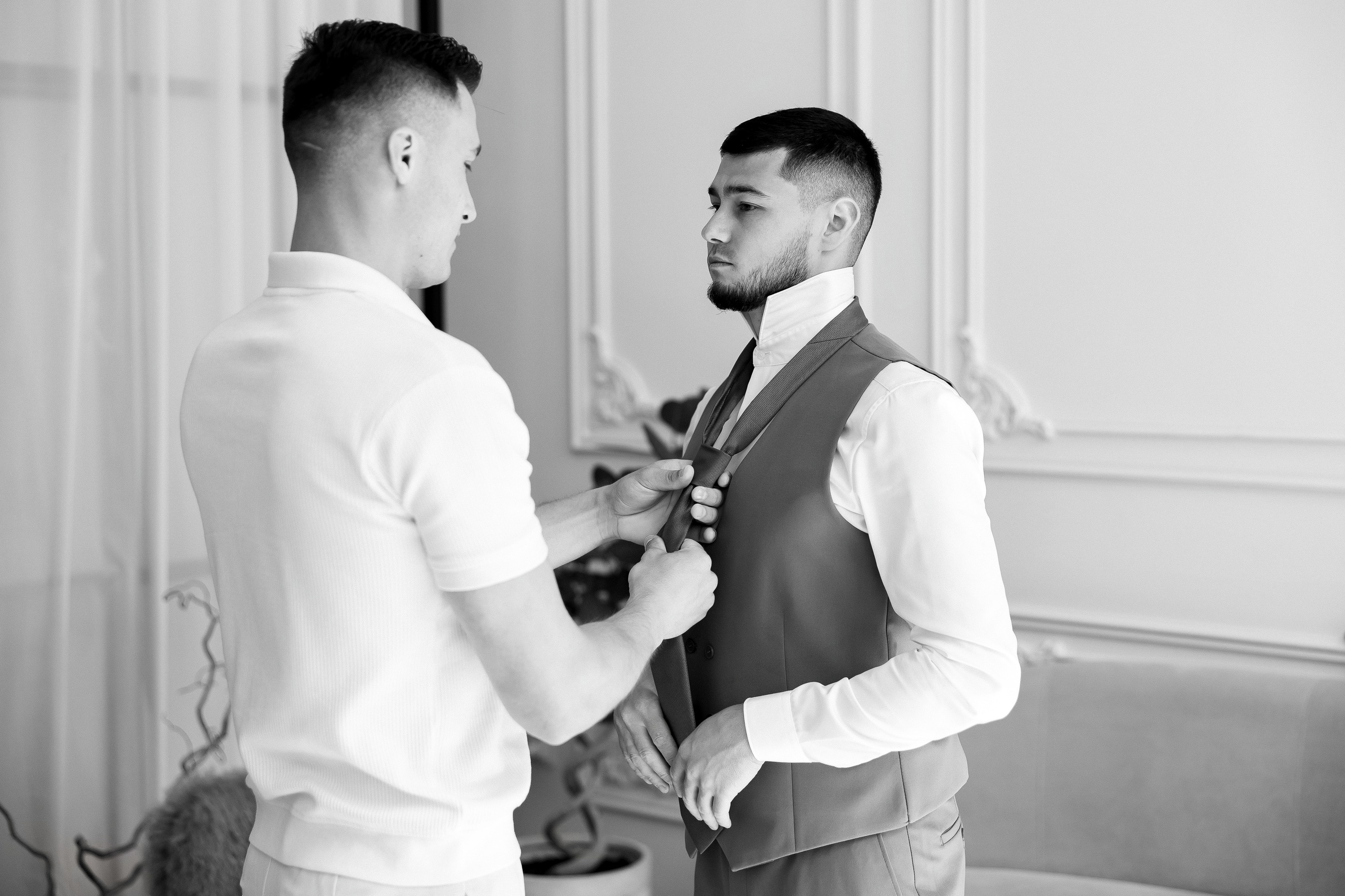 Eugen & Livia — Grand Elysee — Wedding Day. Servicii Foto și Video 067188353