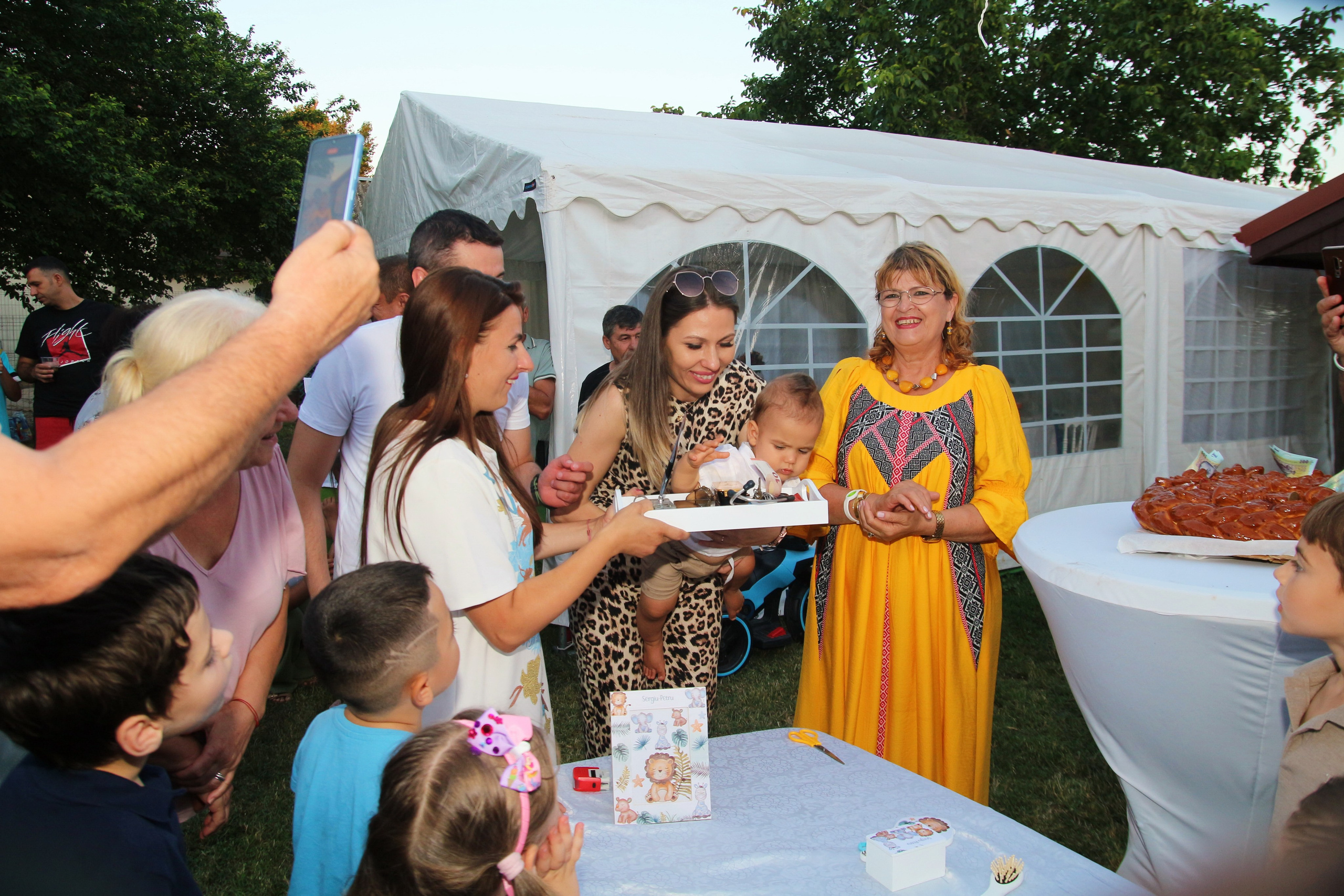 BYZO MEDIA. PETRU BYZO - family and children photographer in ROMANIA