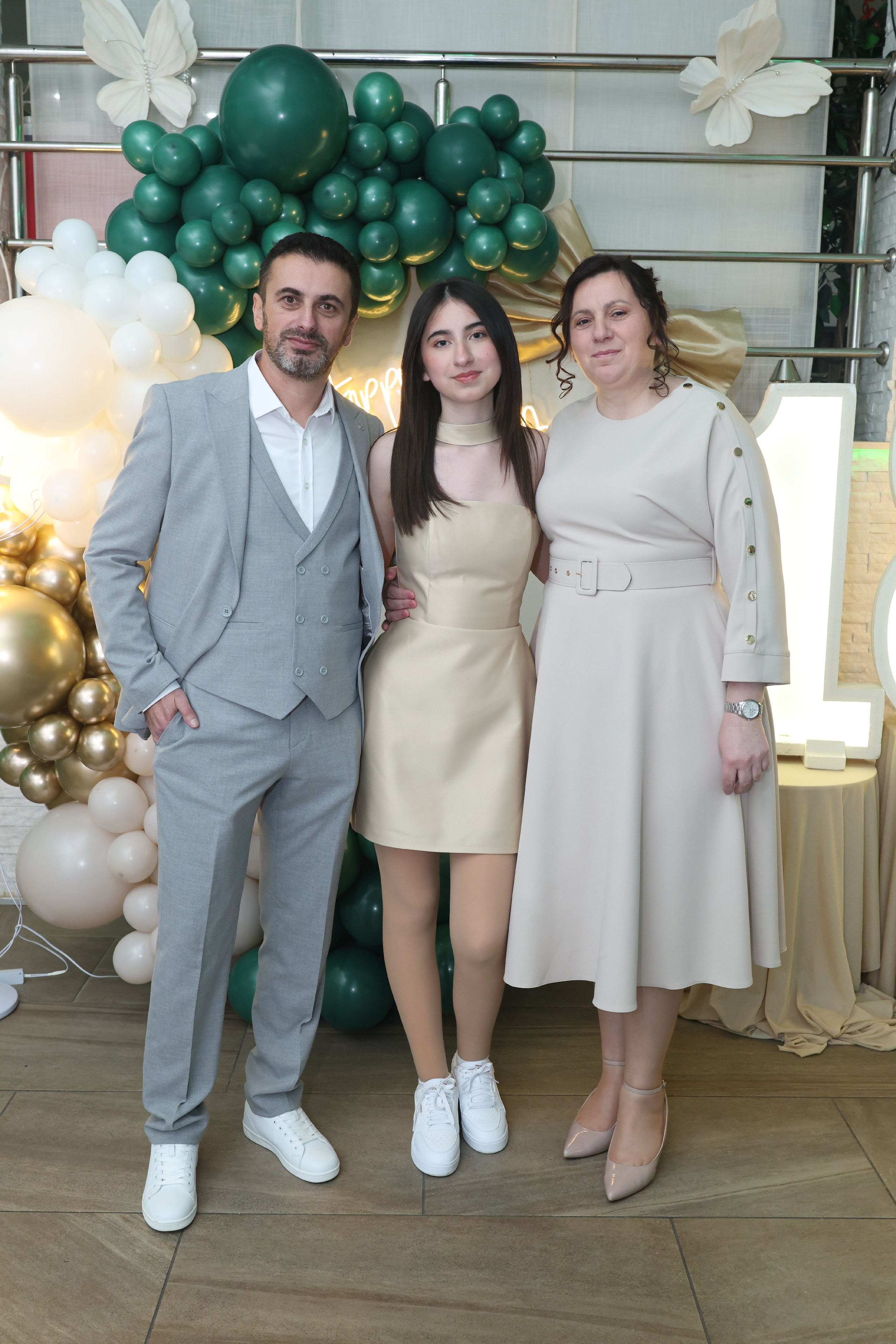 Sarin 18ti rođendan. Foto Simic Jagodina