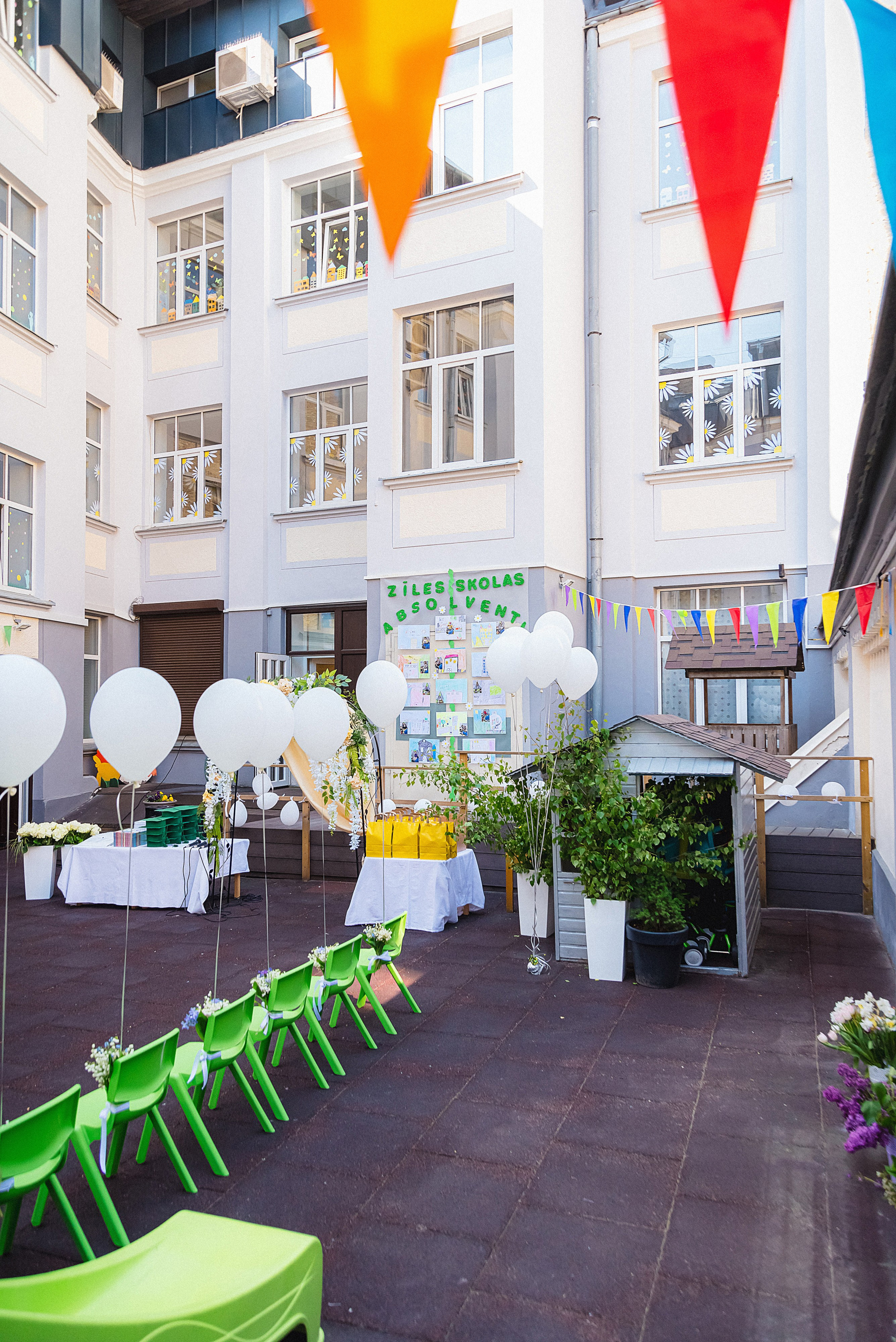 Zīles Skolas Izlaidums. Fotogrāfs Rīgā. Gīmenes, individuālās un dažādu produktu fotosesijas