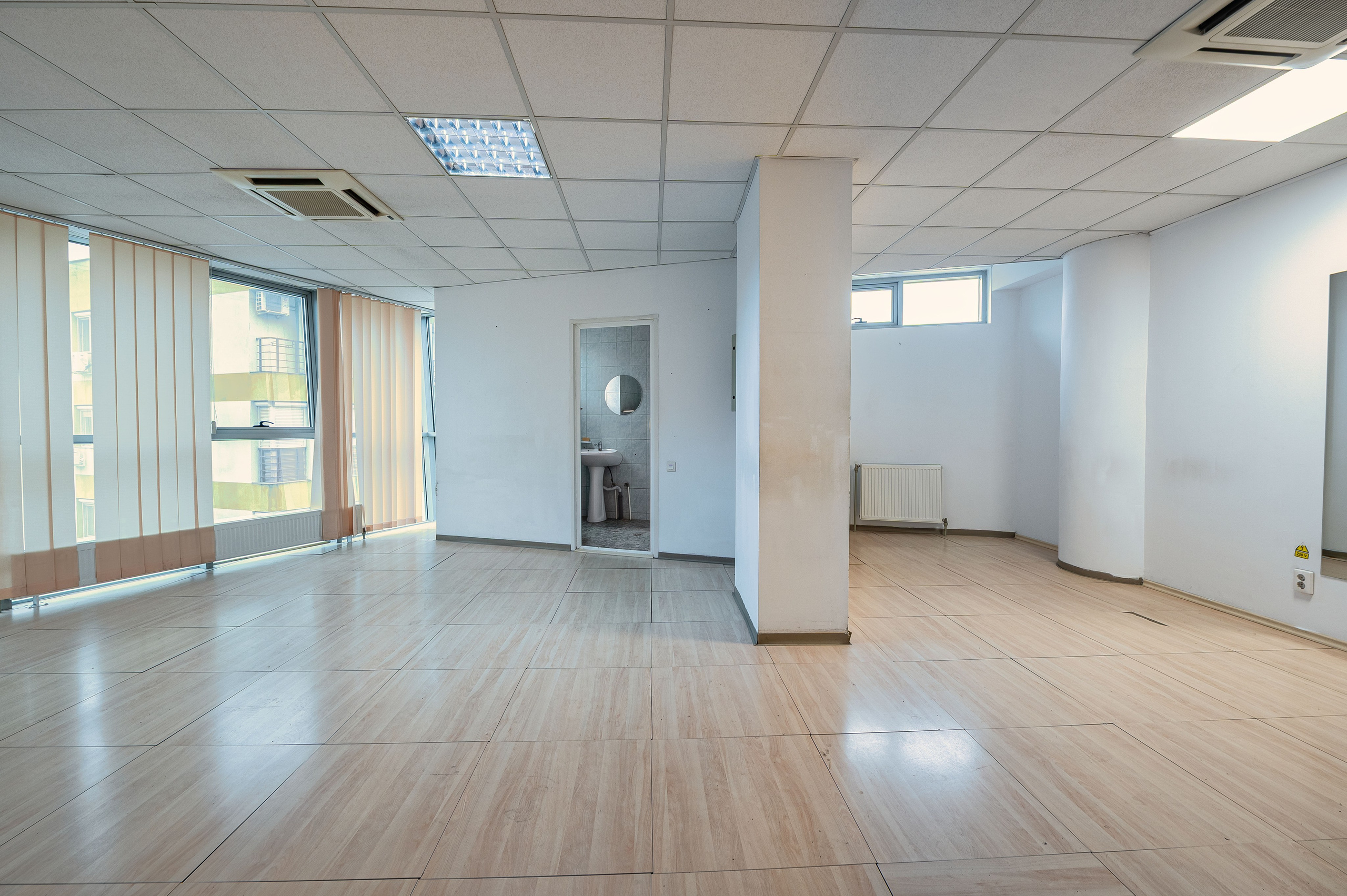 Clădire Birouri. Andrei Samuel – Fotograf București | Evenimente, Studio, Imobiliare, Produs