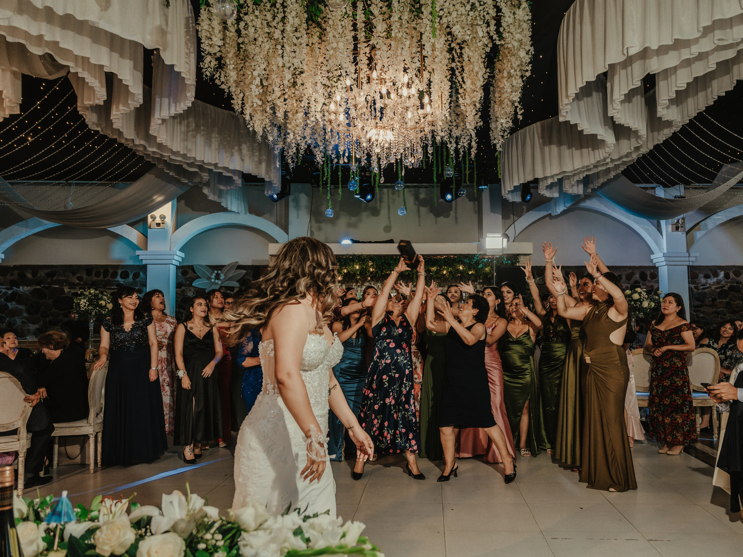 CARLA Y MARIO BODA RELIGIOSA. Studio KVTA | Fotografía y Video de Bodas en Arequipa