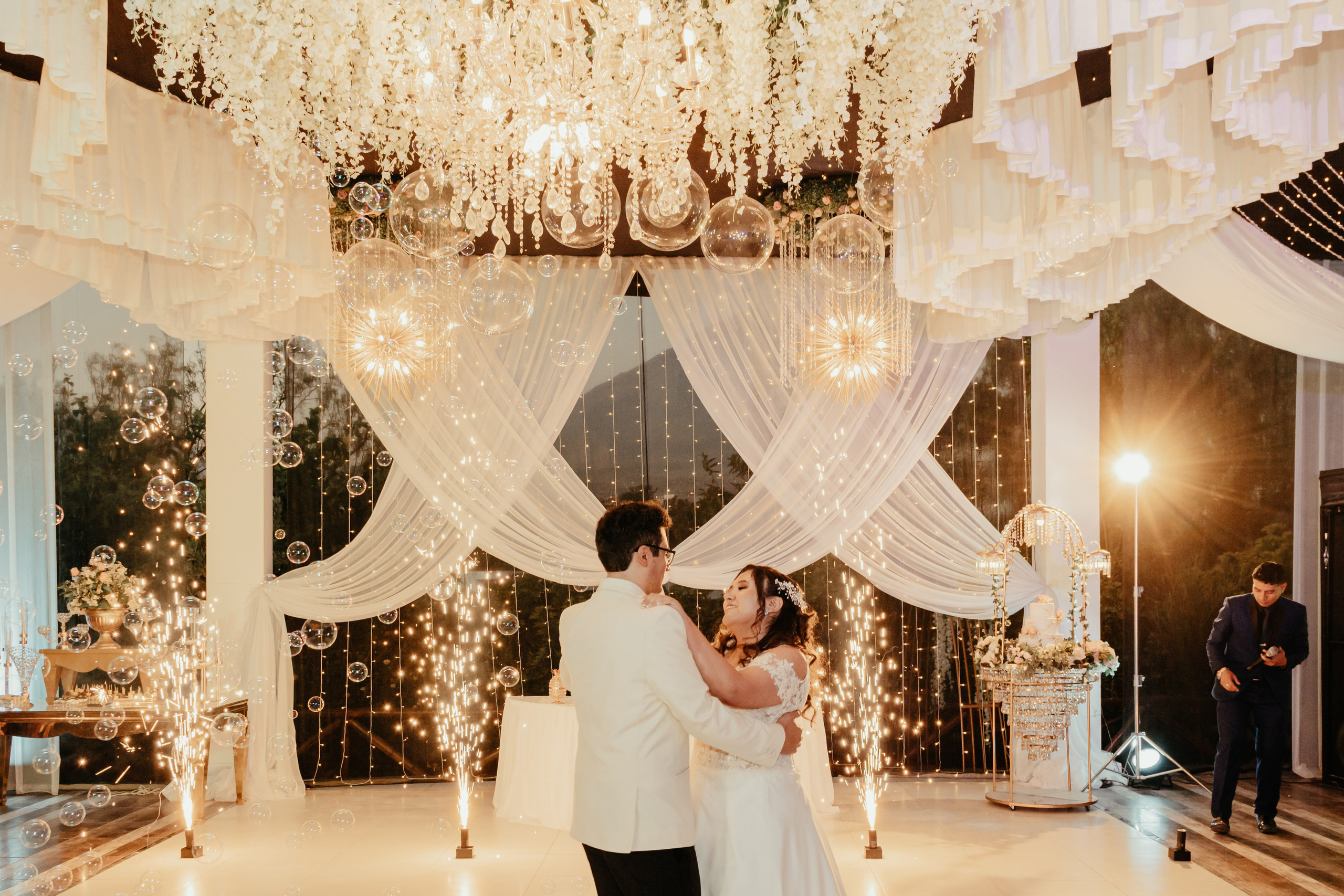 VANIA + LUIS BODA CIVIL. Studio KVTA | Fotografía y Video de Bodas en Arequipa