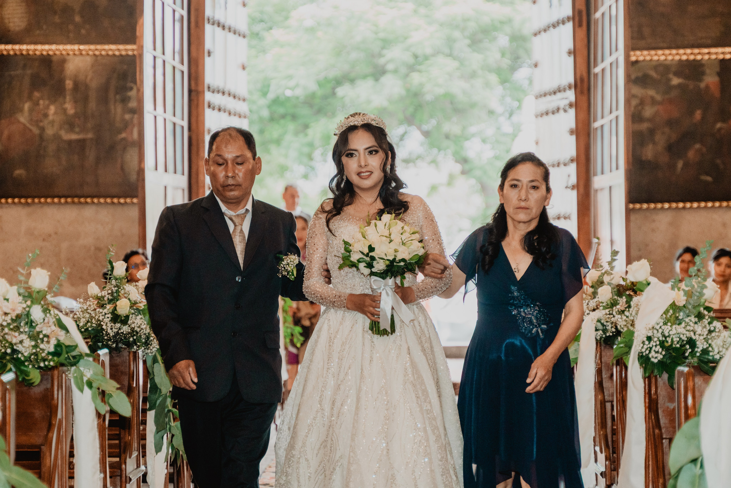 FERNANDO + MARIBEL | BODA RELIGIOSA. Studio KVTA | Fotografía y Video de Bodas en Arequipa