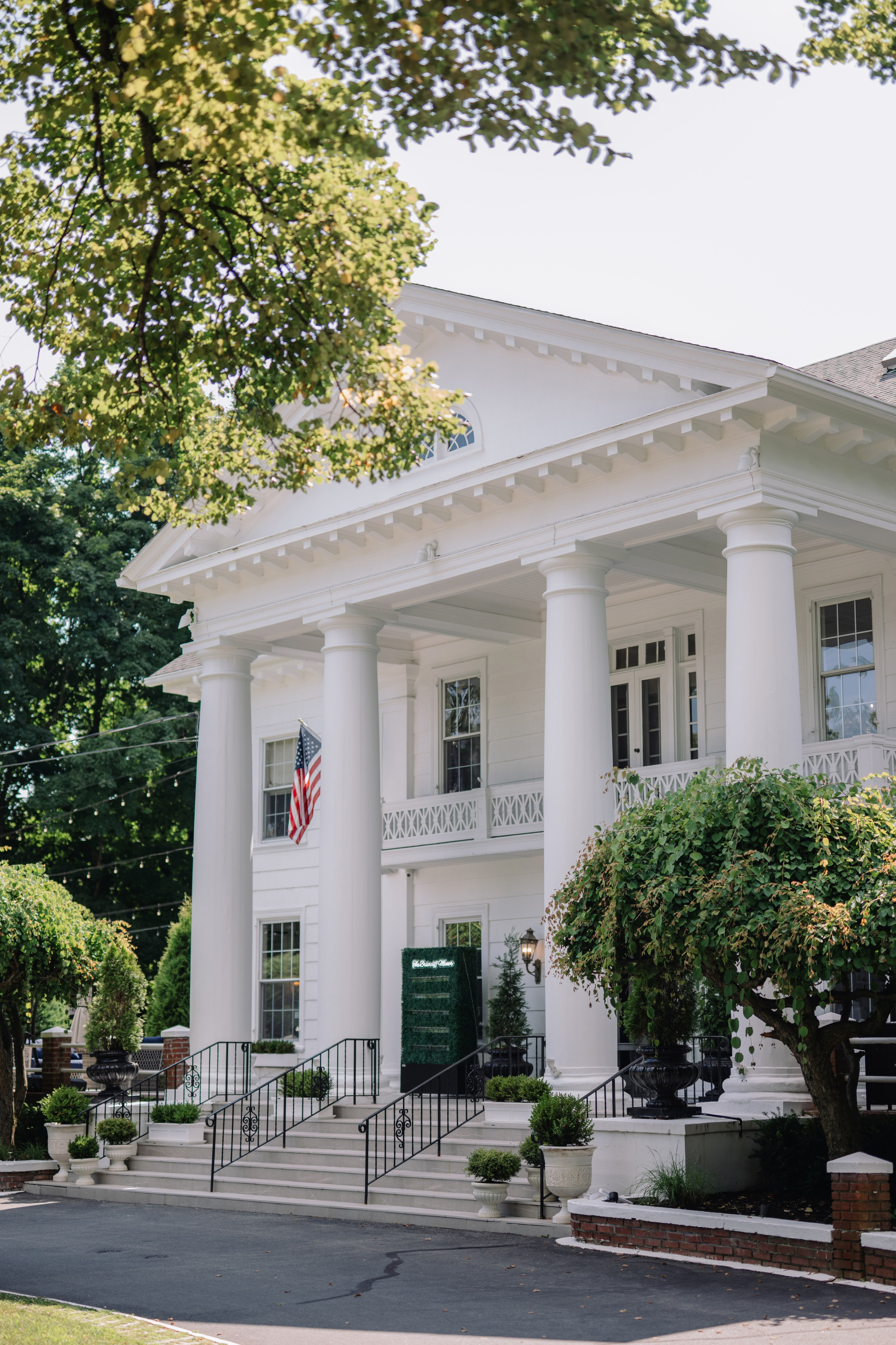 Summer Wedding at The Briarcliff Manor | Taylor & Richie | New York Wedding Photography