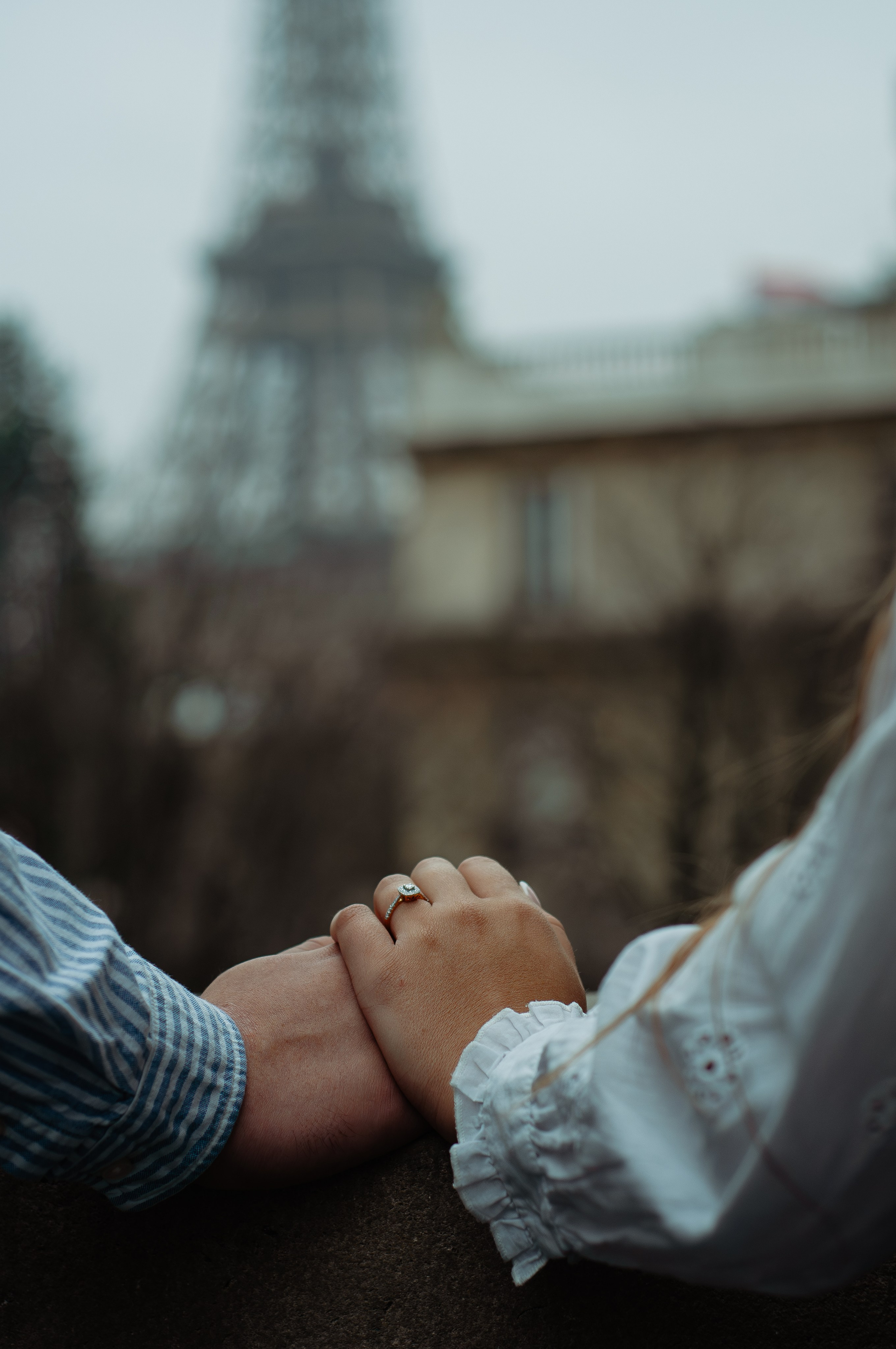 Помолвочная фотосессия у Эйфелевой башни. Фотограф в Париже Полина Осипова