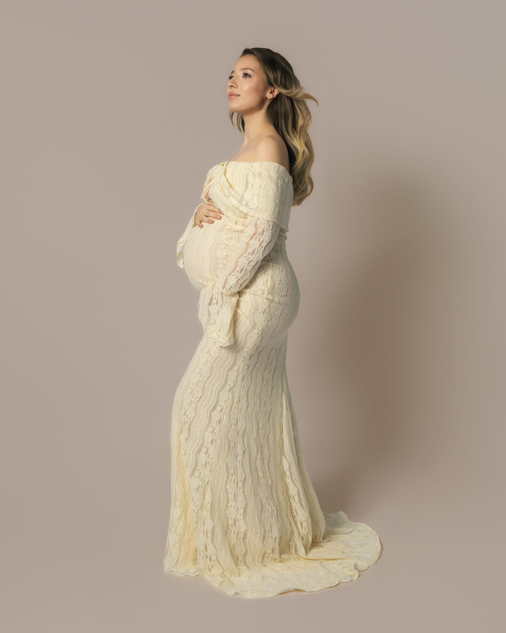 Elegant Studio Maternity Photography in Rotterdam