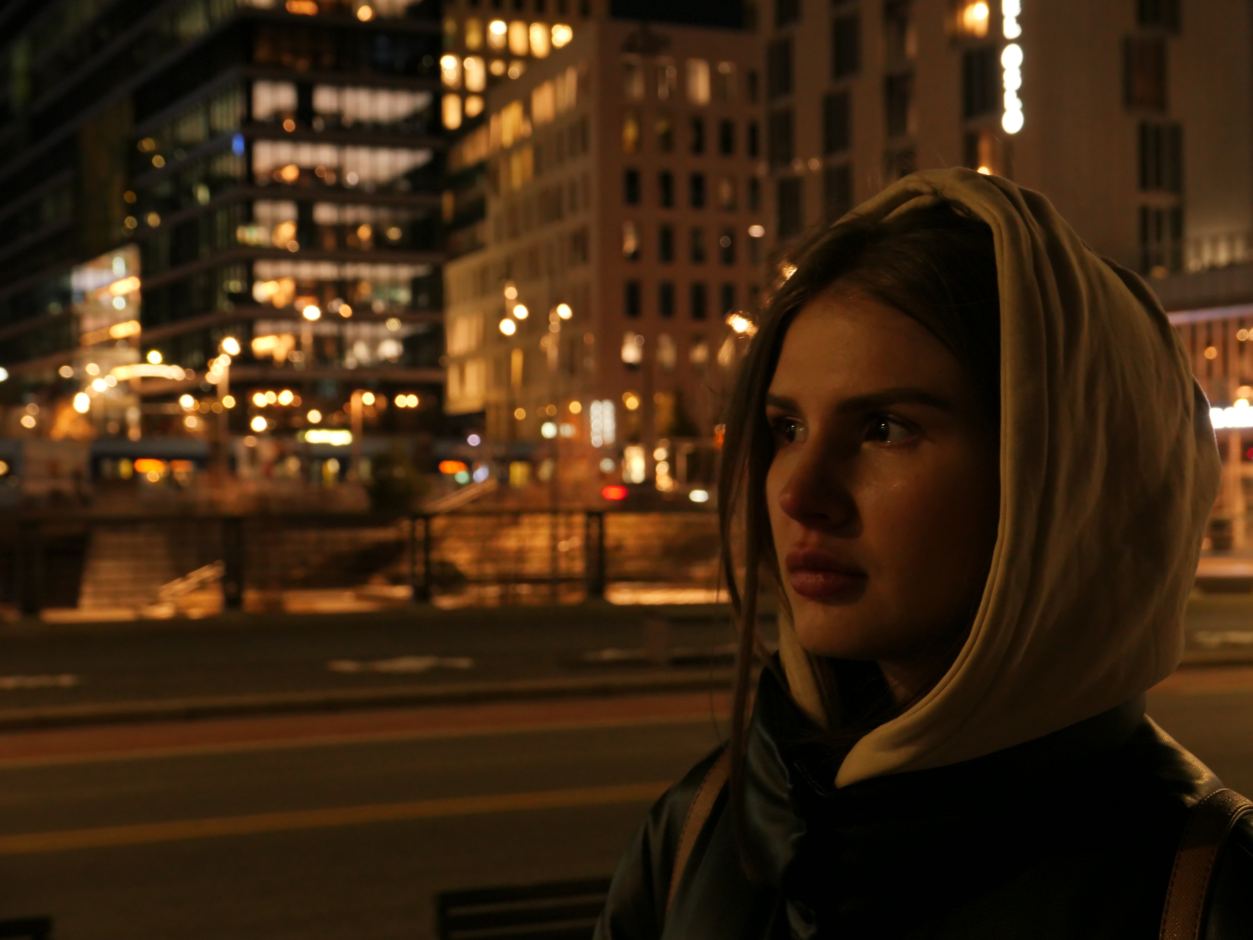 Portrett. Foto som Kunst. Anastasia Majestic Kunstkaper, Make-up Artist, Stylist