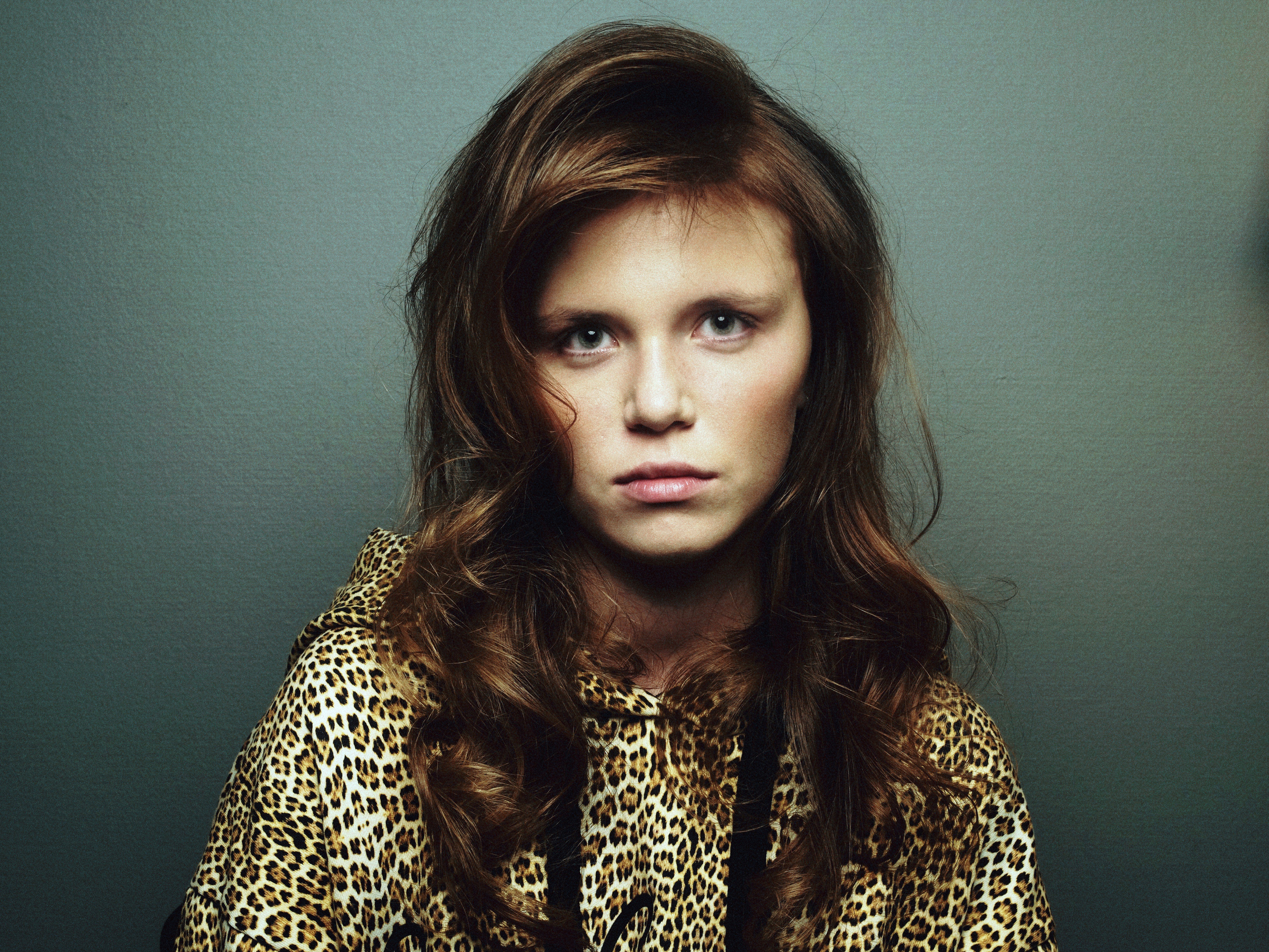 Portrett. Foto som Kunst. Anastasia Majestic Kunstkaper, Make-up Artist, Stylist