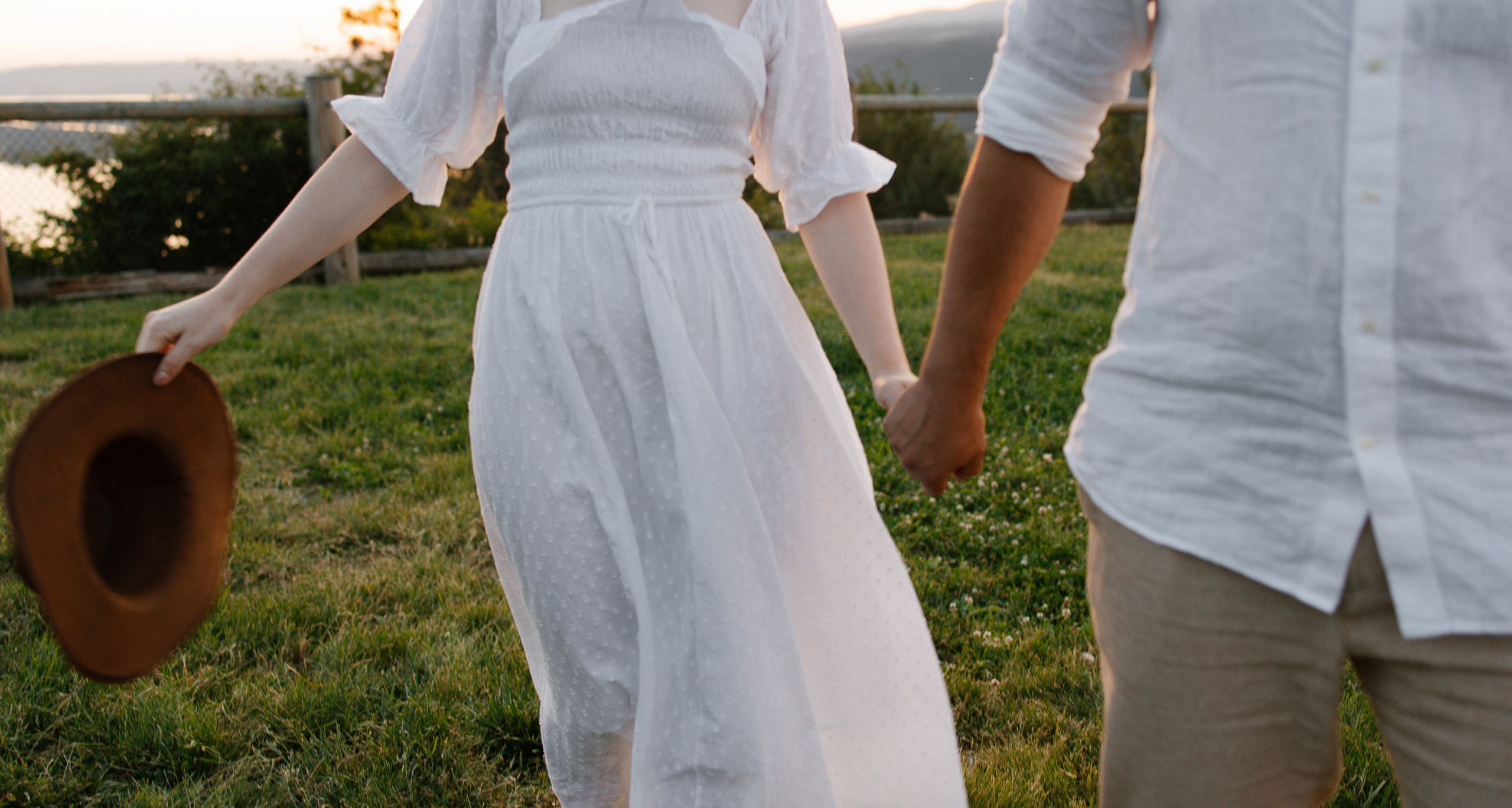 Sunset Serenade. Family photographer Oregon — Washington