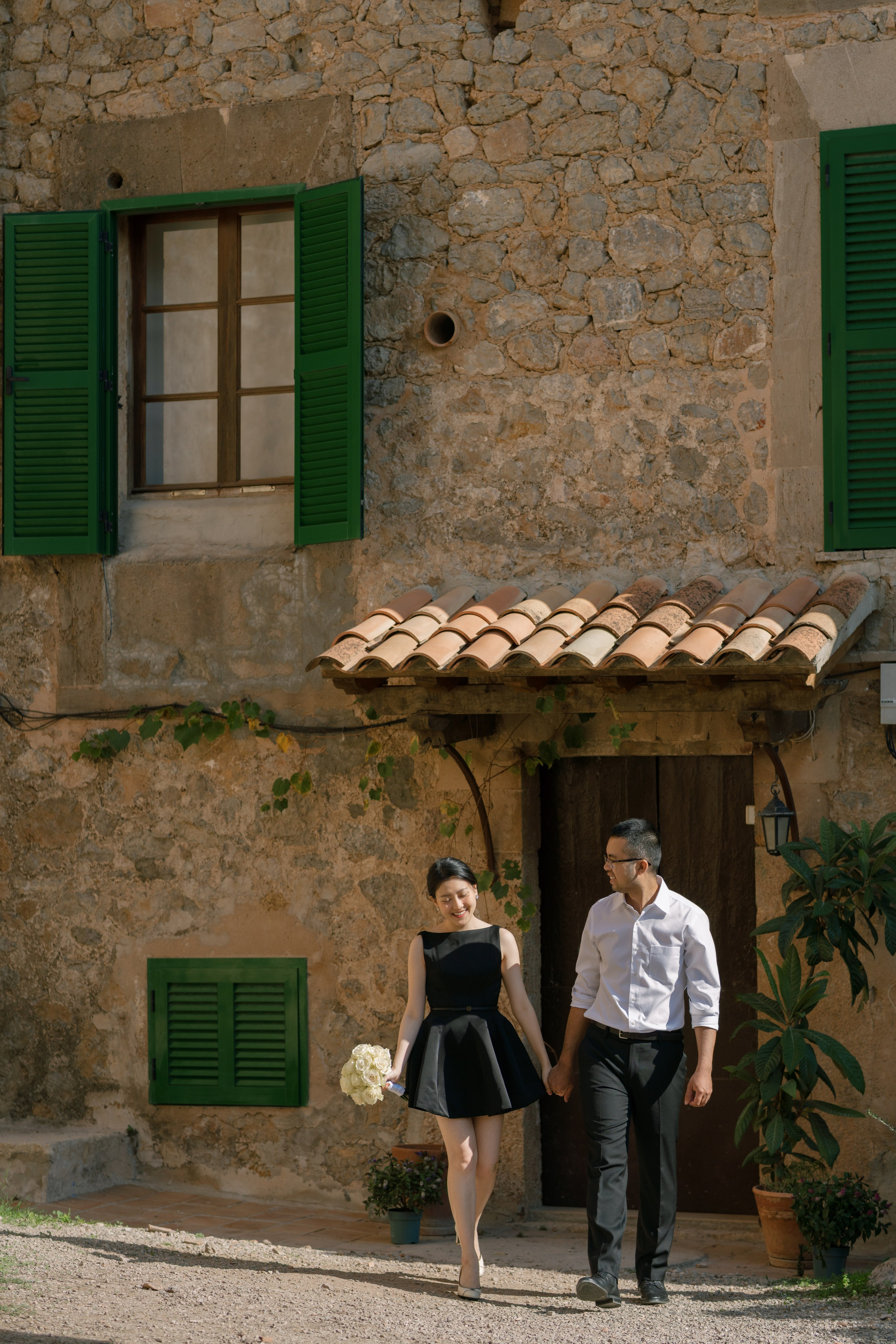Romantic Couple Photoshoot in Valldemossa. Photographer in Mallorca