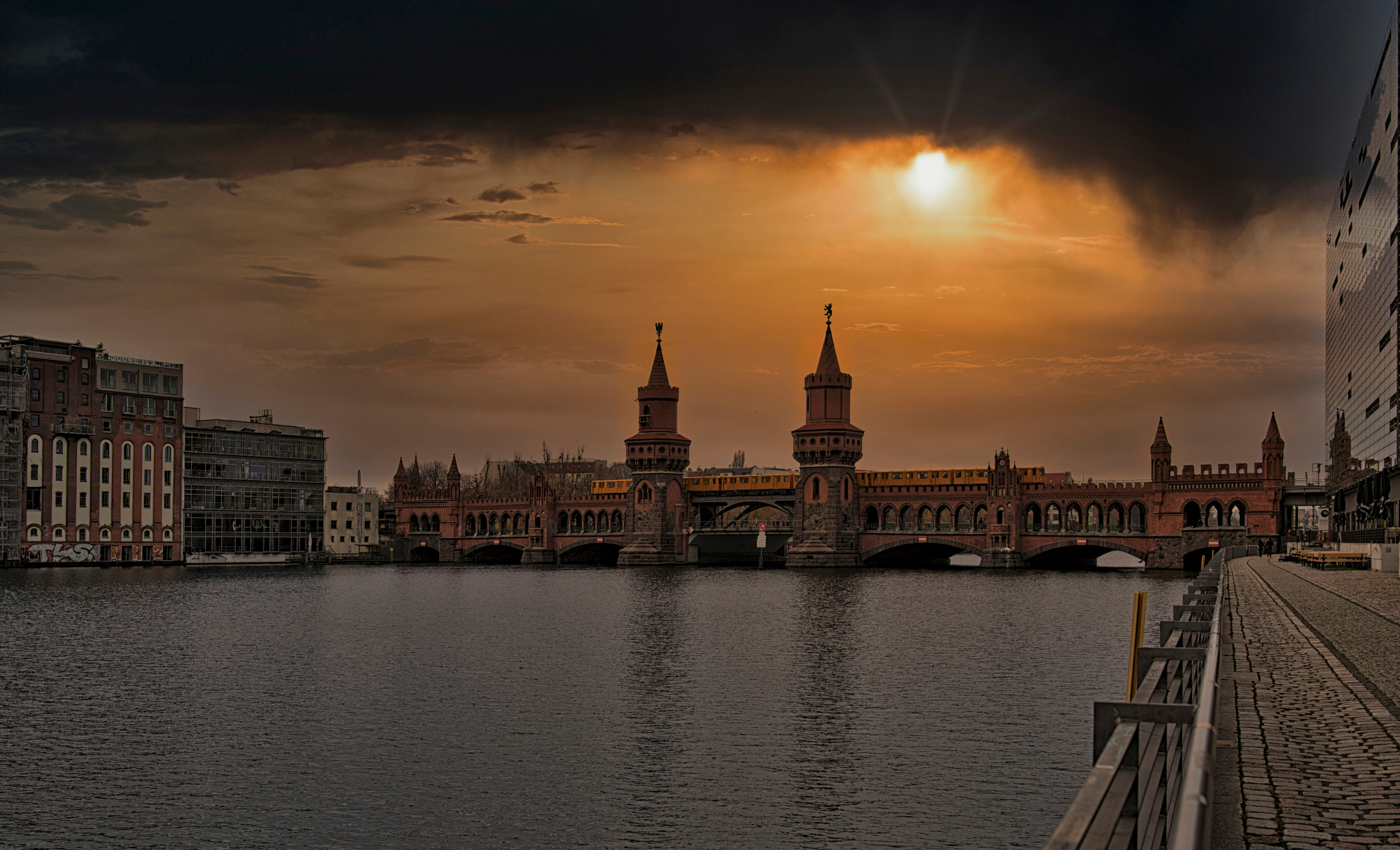 Entdecken Sie die Schönheit der Architektur: Professionelle Fotografie. Fotograf in Berlin Brandenburg (Familien, Kinder, Paare, Hochzeiten)