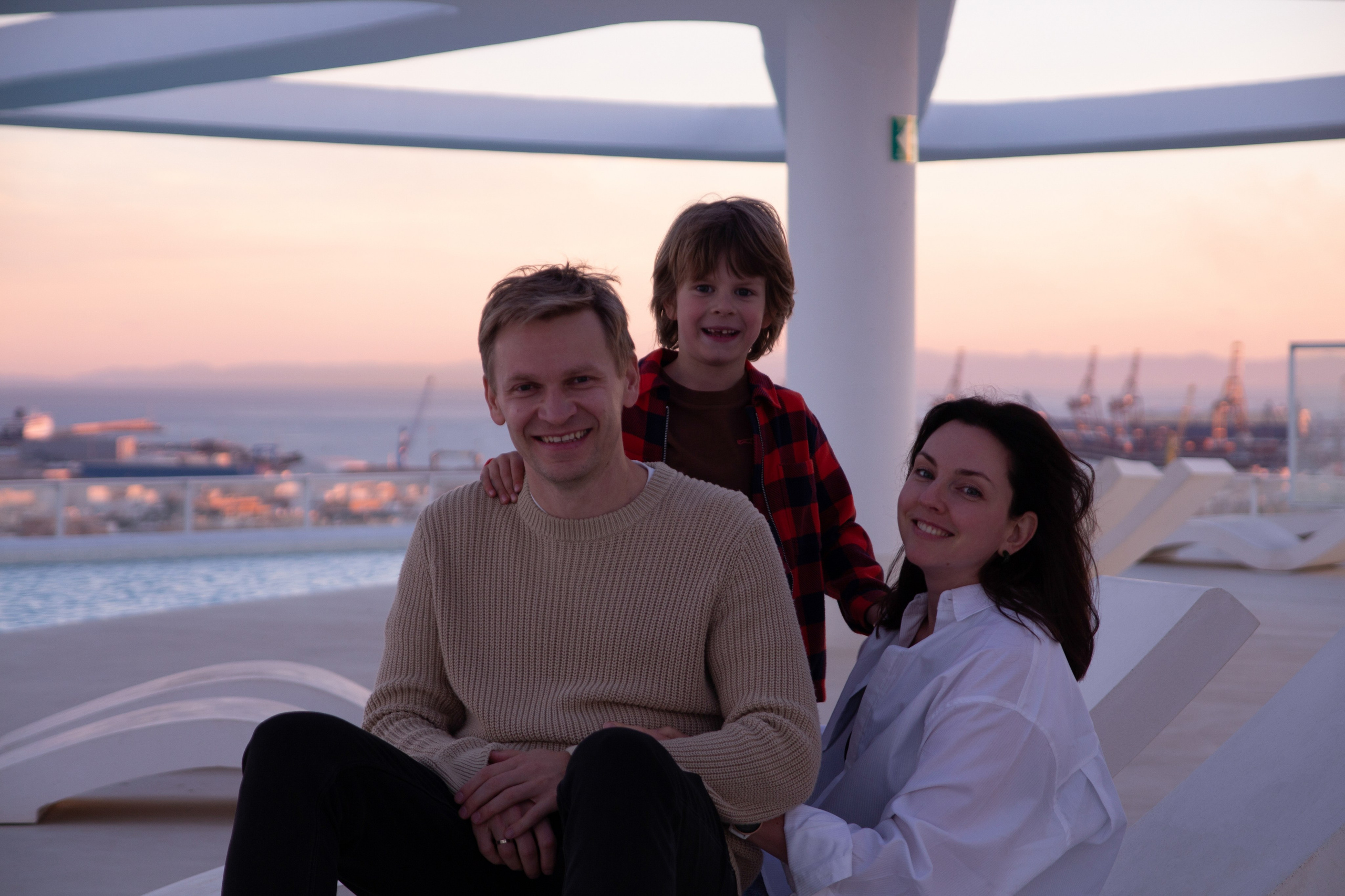 FAMILIA CANET. Fotógrafa Olena Petryk. Realizo sesiones de fotos en Puerto de Sagunto