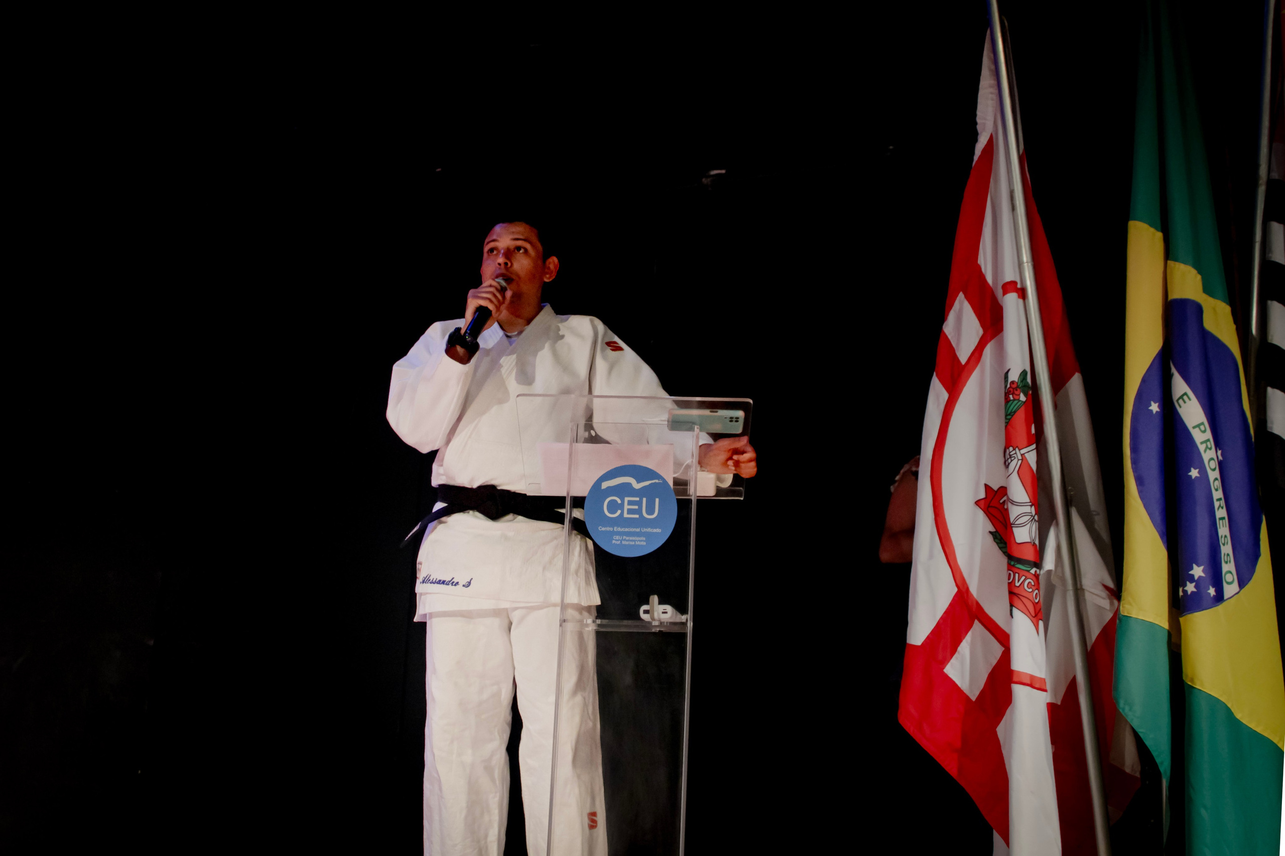 Troca de Faixa — CT Alessandro Silva. Valkyestudio