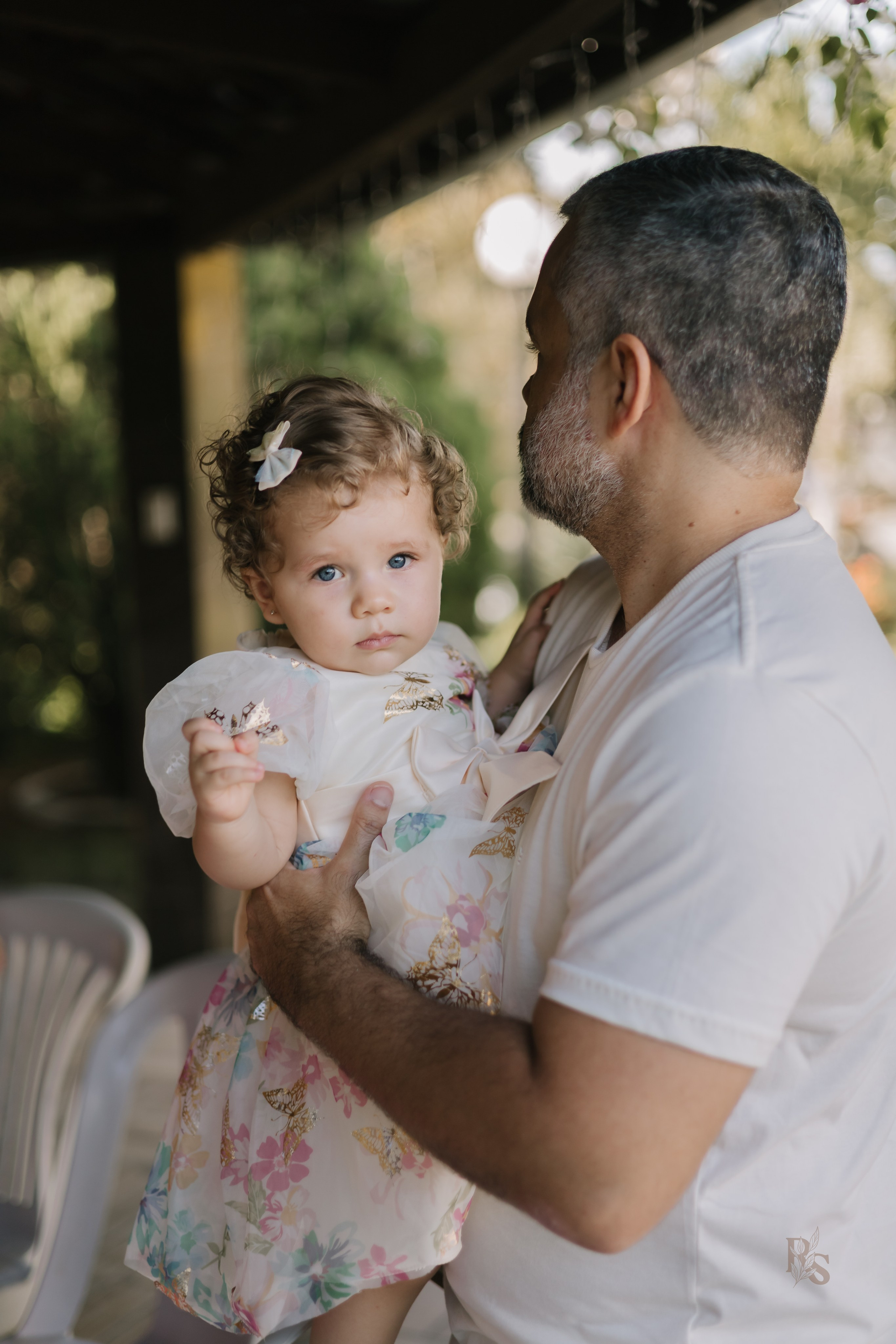 Aurora — 1 ano. Fotógrafo Richard Silvestre — Casamentos na Bahia