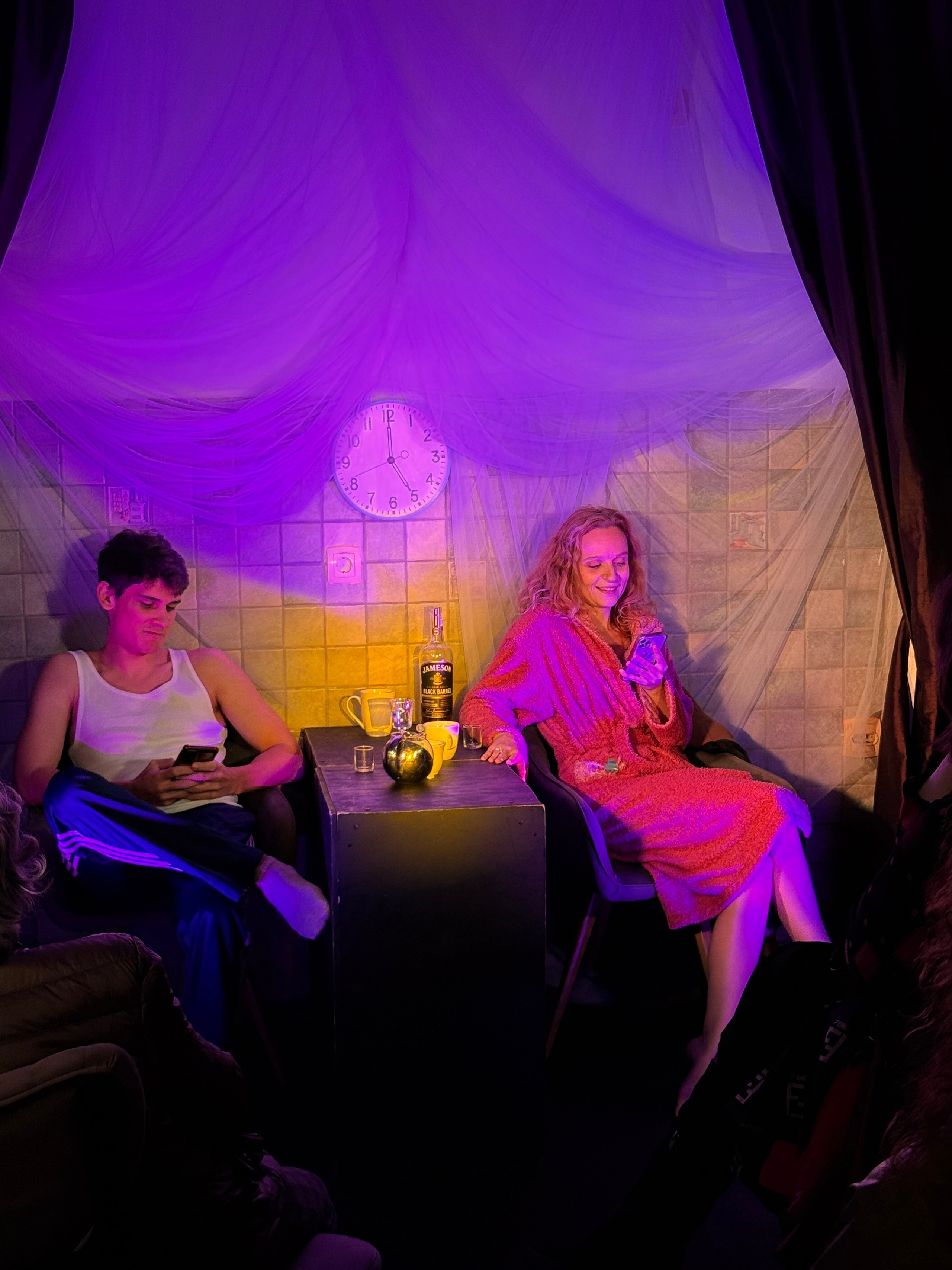 Фоторепортаж вистави у Будві. Портретний фотограф Альона Новгородцева