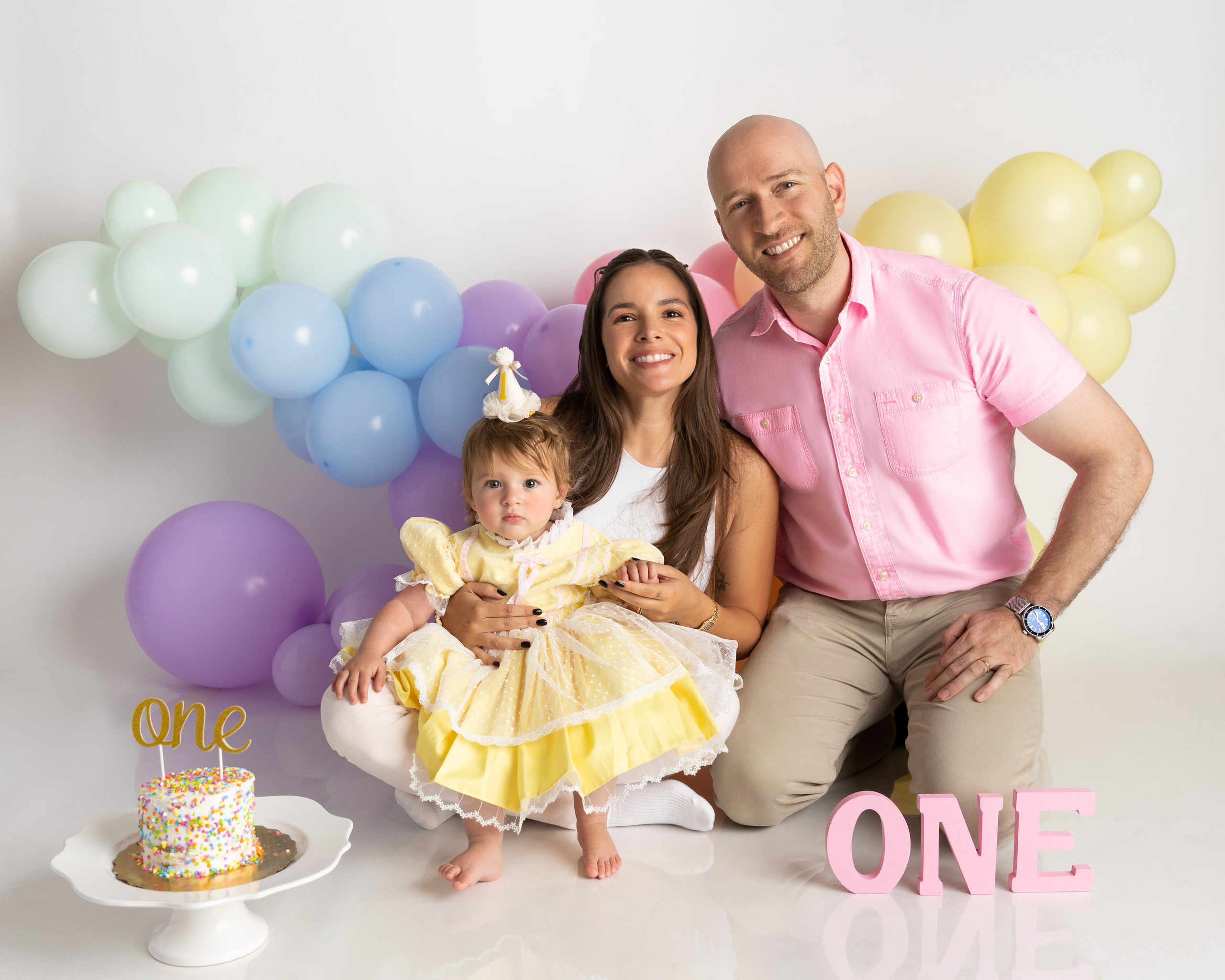 Smash cake photo session in Miami. Miami Family and Event Photographer