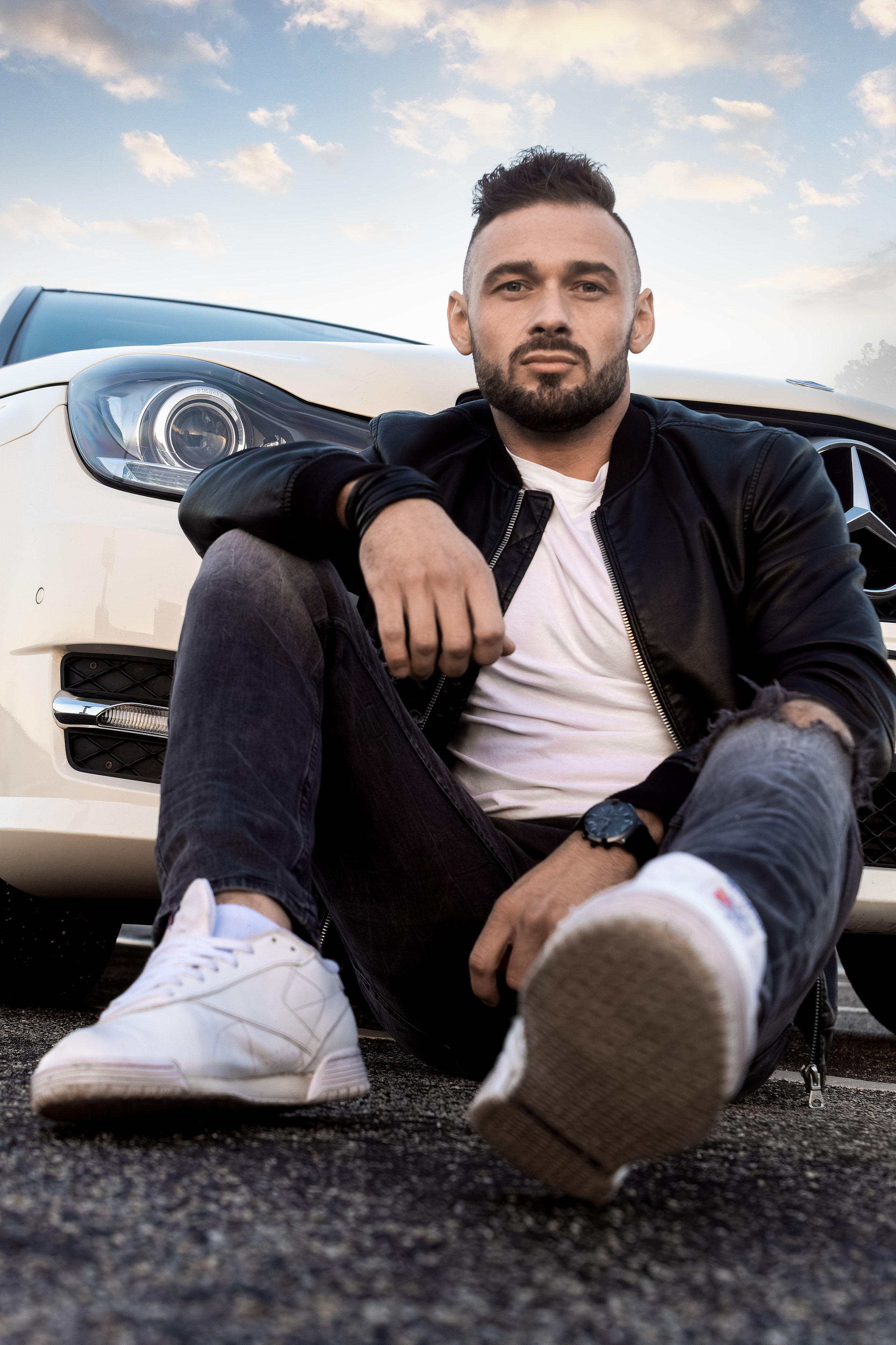 Business portrait Olka z mersedesem. Rodzinny i weselny fotograf w Szczecinie, Dennis