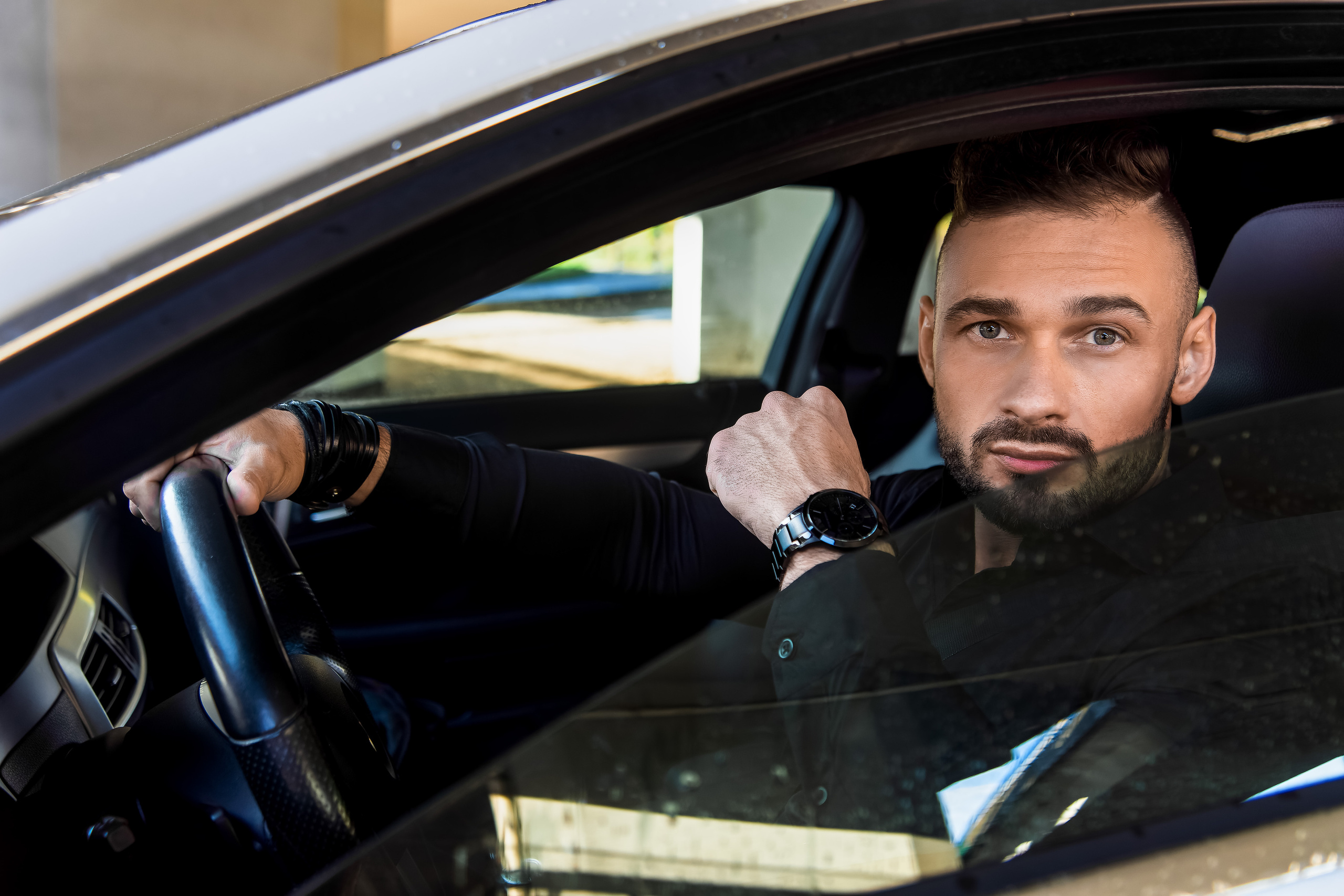 Business portrait Olka z mersedesem. Rodzinny i weselny fotograf w Szczecinie, Dennis