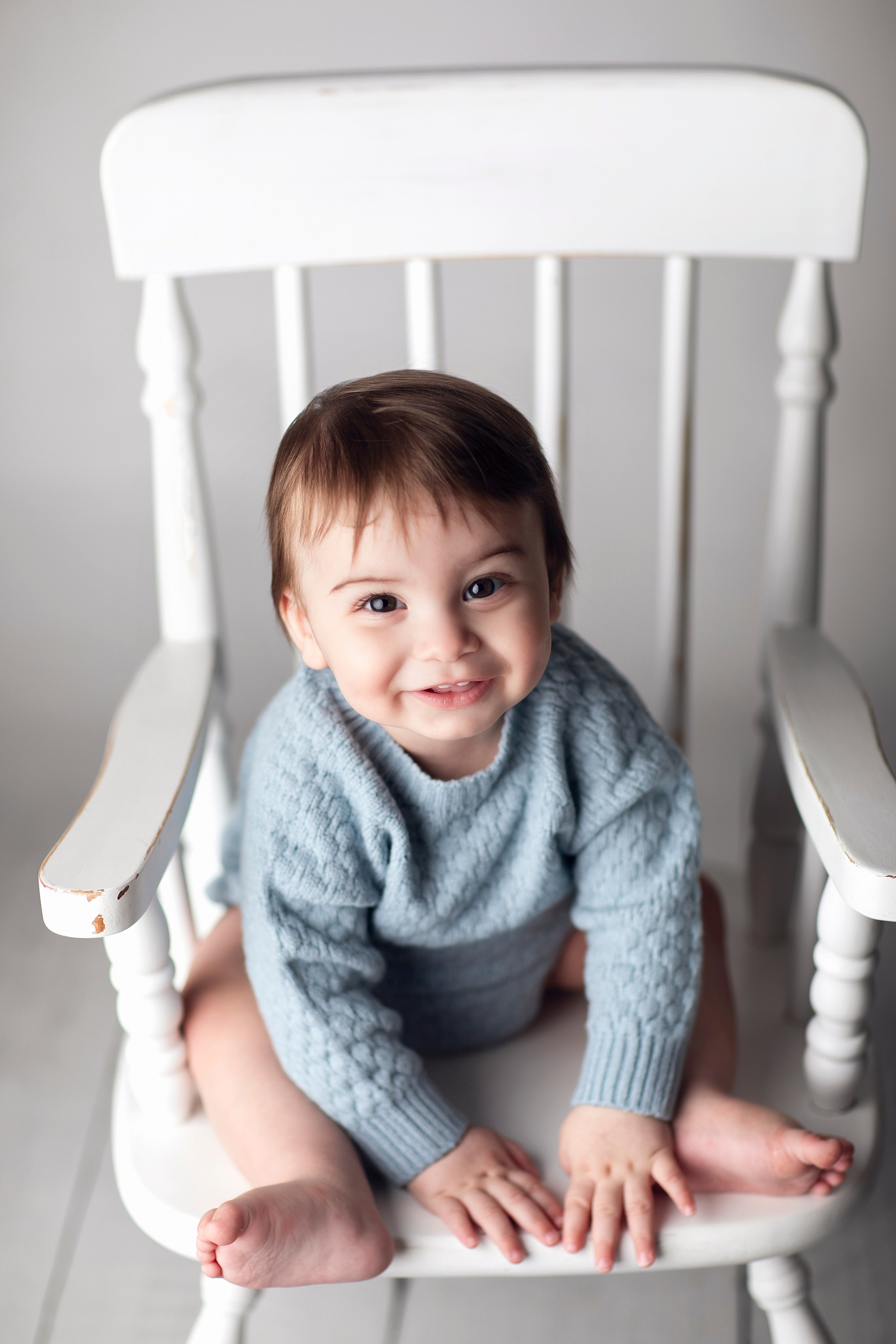 Vi dokumenterar er familjs kärlek och lycka genom en personlig fotografering i vår studio.