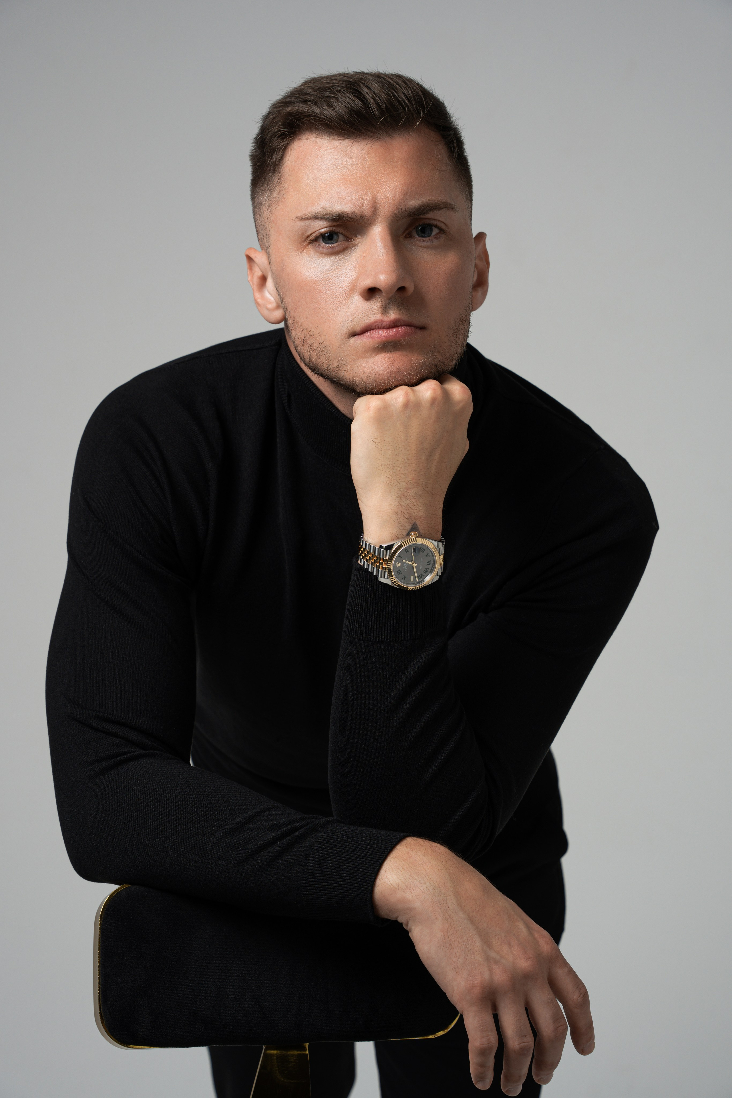 Photo and video production. Editing & retouching services. Training