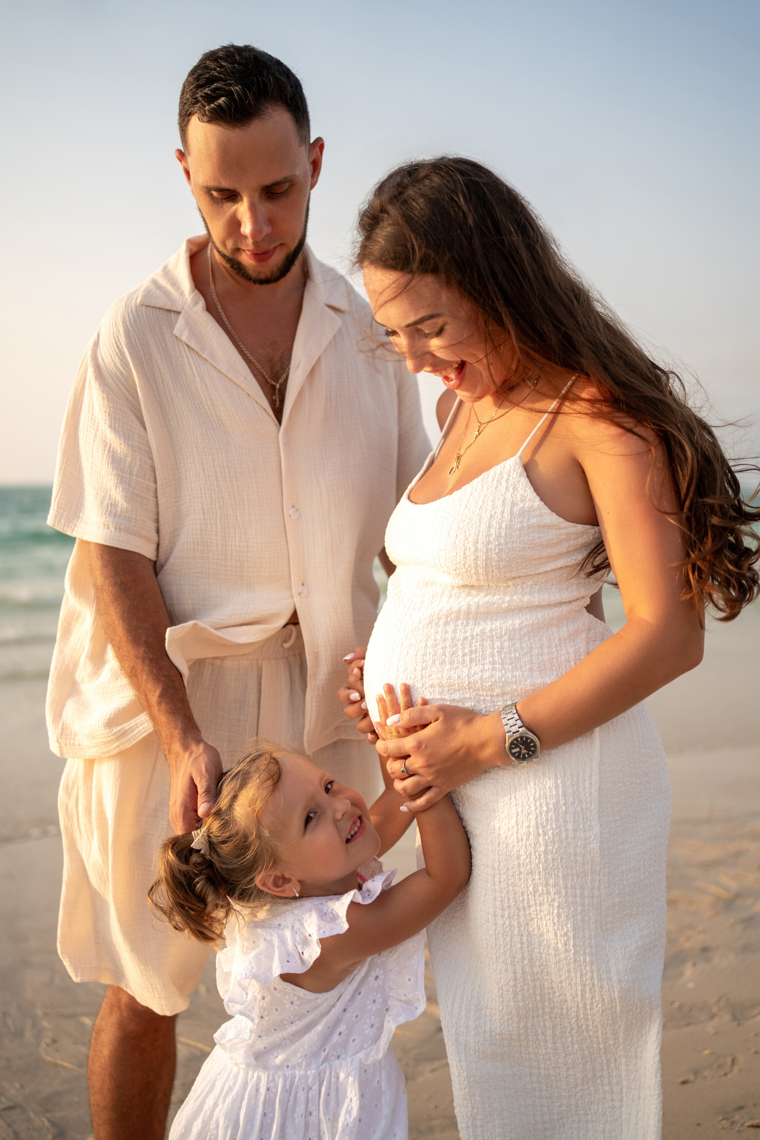 Golden hour, growing love. Angela Iakovleva — Family Photographer in Dubai