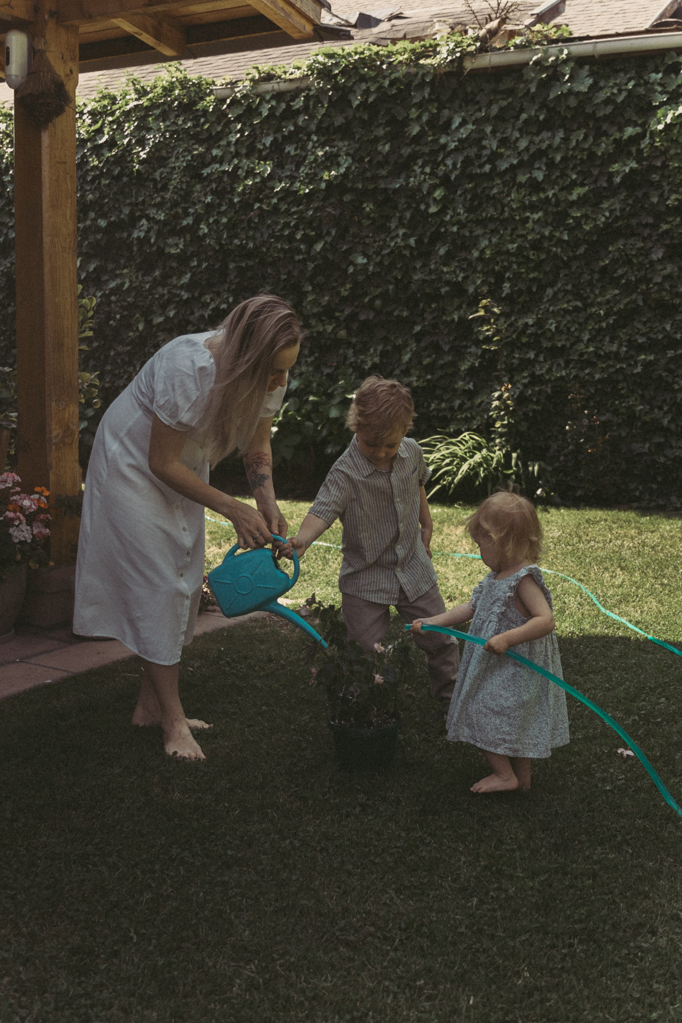 Sesión de fotos familiar en casa — Momentos reales y acogedores. Photographer in Santiago, Chile Anna Almazova