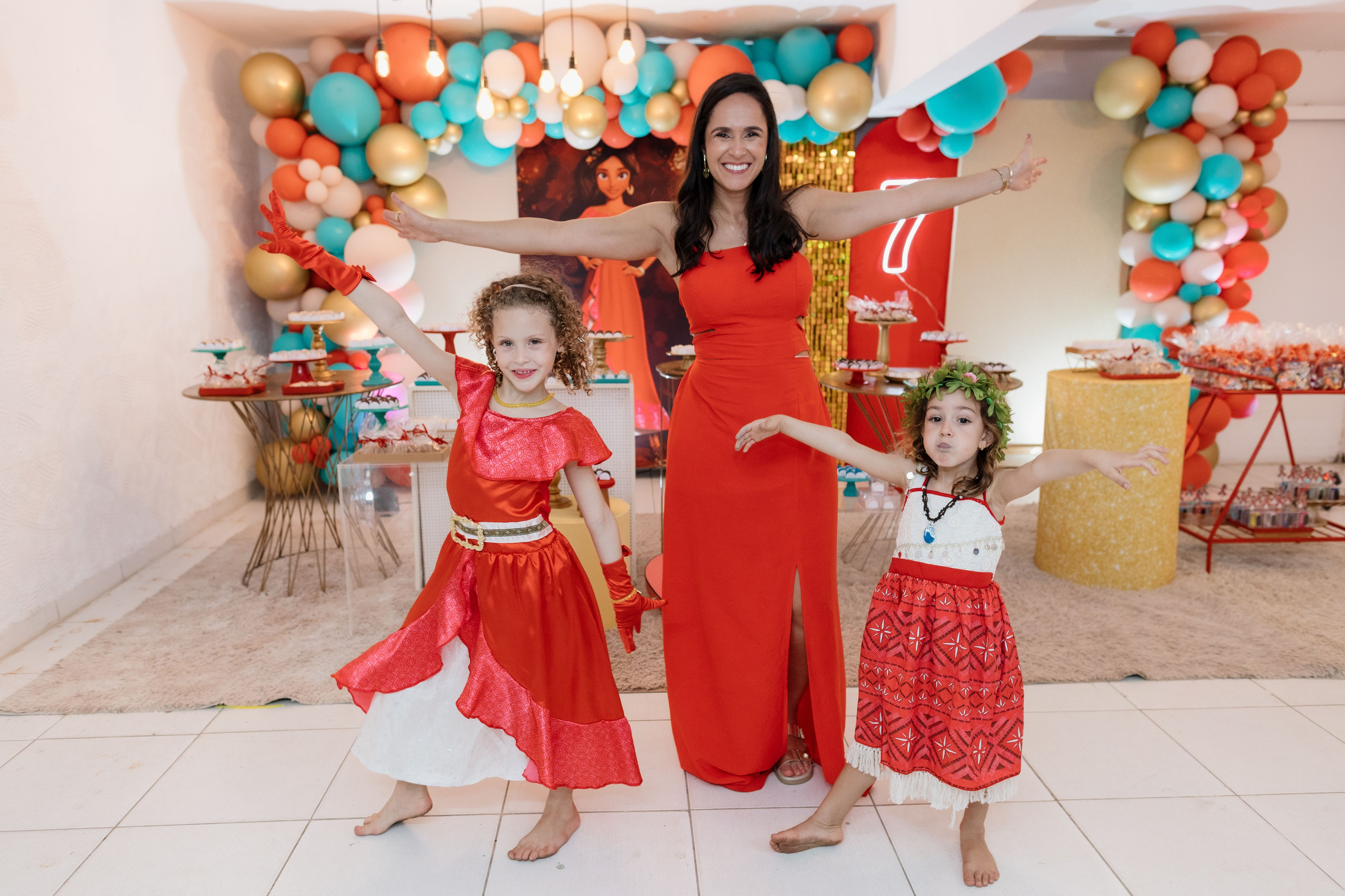 Foto com a mãe na festa de aniversário