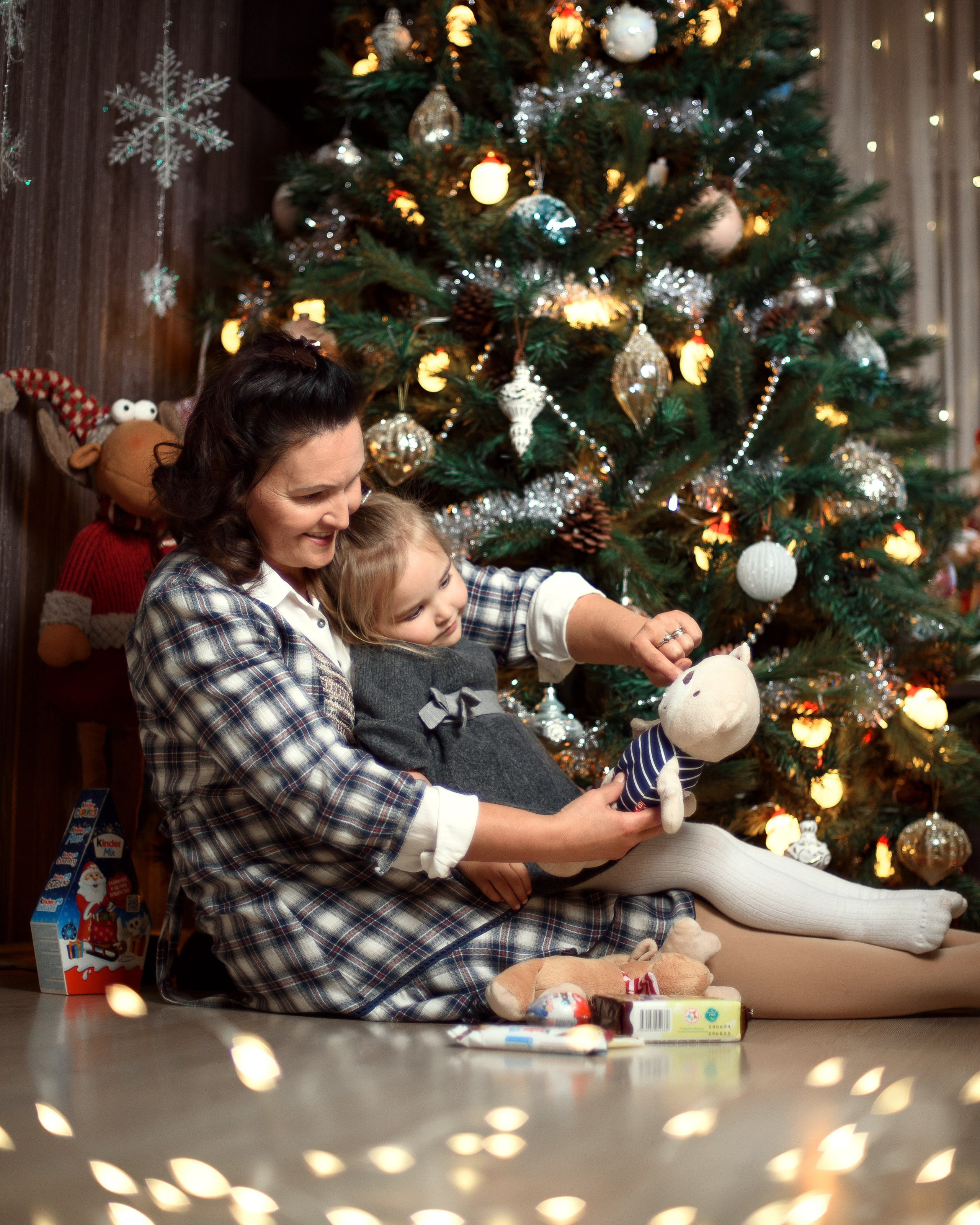 Бабушка и внучка: новогодняя фотосессия. Ваш фотограф в Ашхабаде Гамлет Осипов