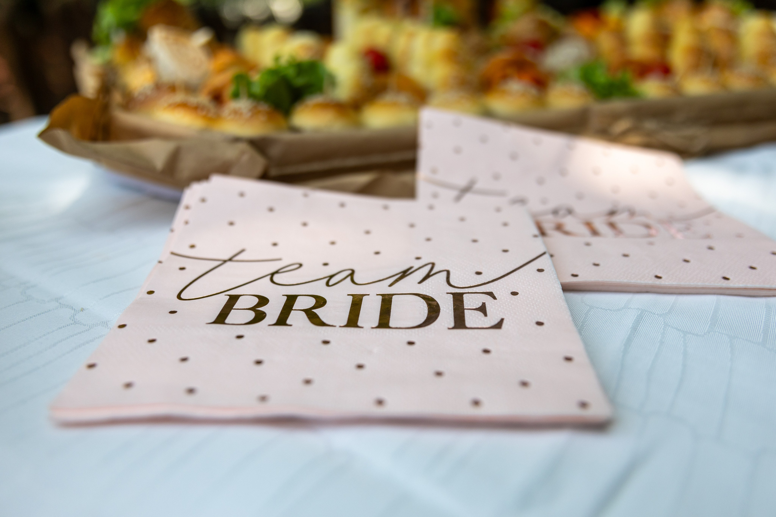 Devojačko veče. Fotograf Ivan Grubački