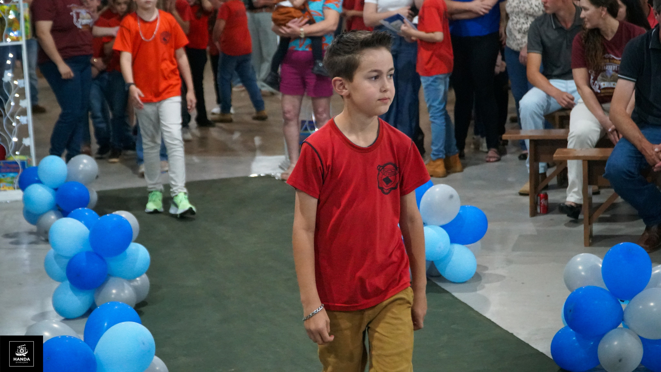 Noite autógrafos colégio Aurélio Buarque de Holanda. Handa Produções