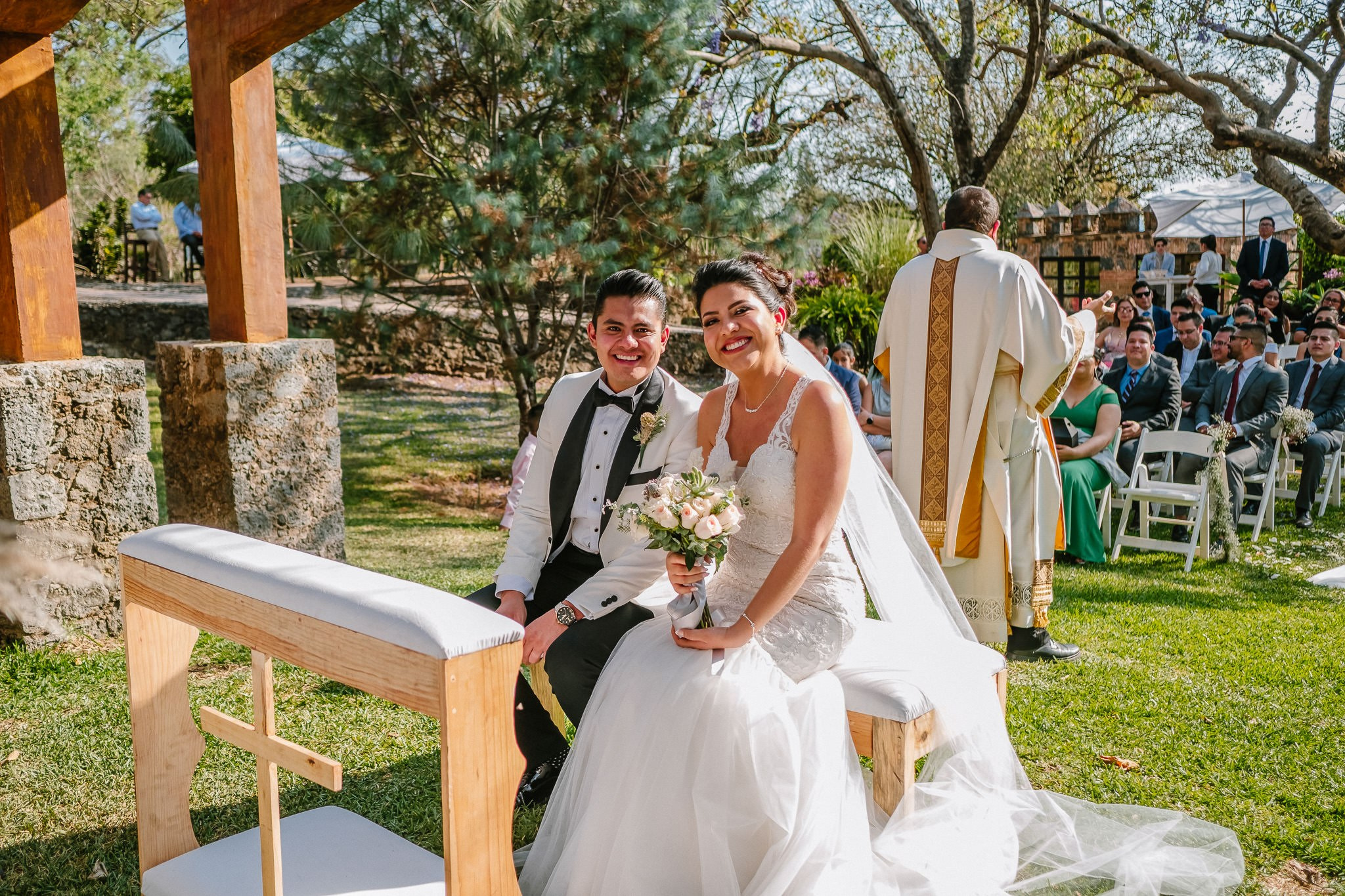 Yenisel & Raul / Tepoztlan. Wedding and family photographer in Mexico City