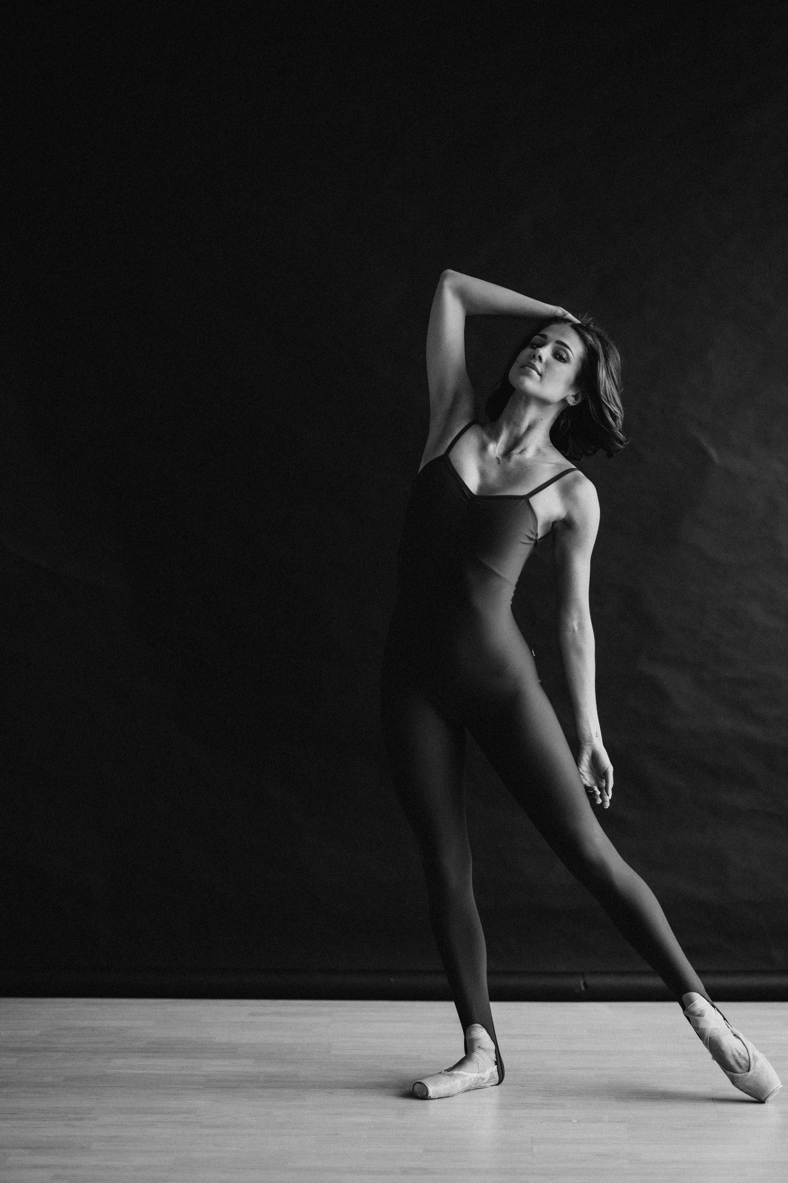 DANCERS. Victoria Olonen – Cinematic Portrait Artist | Helsinki & Europe