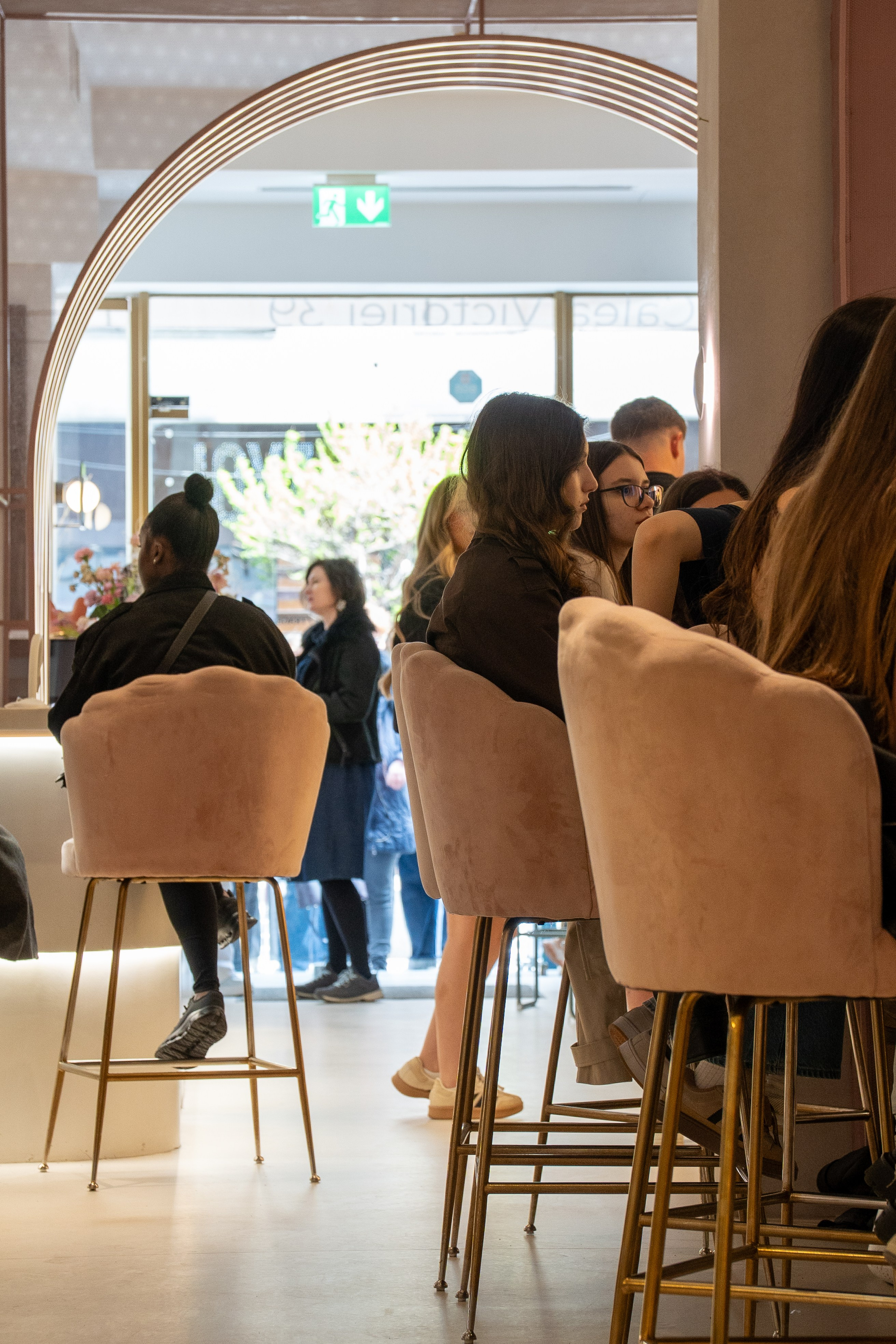 Mayfair 39. Creste si calatoreste