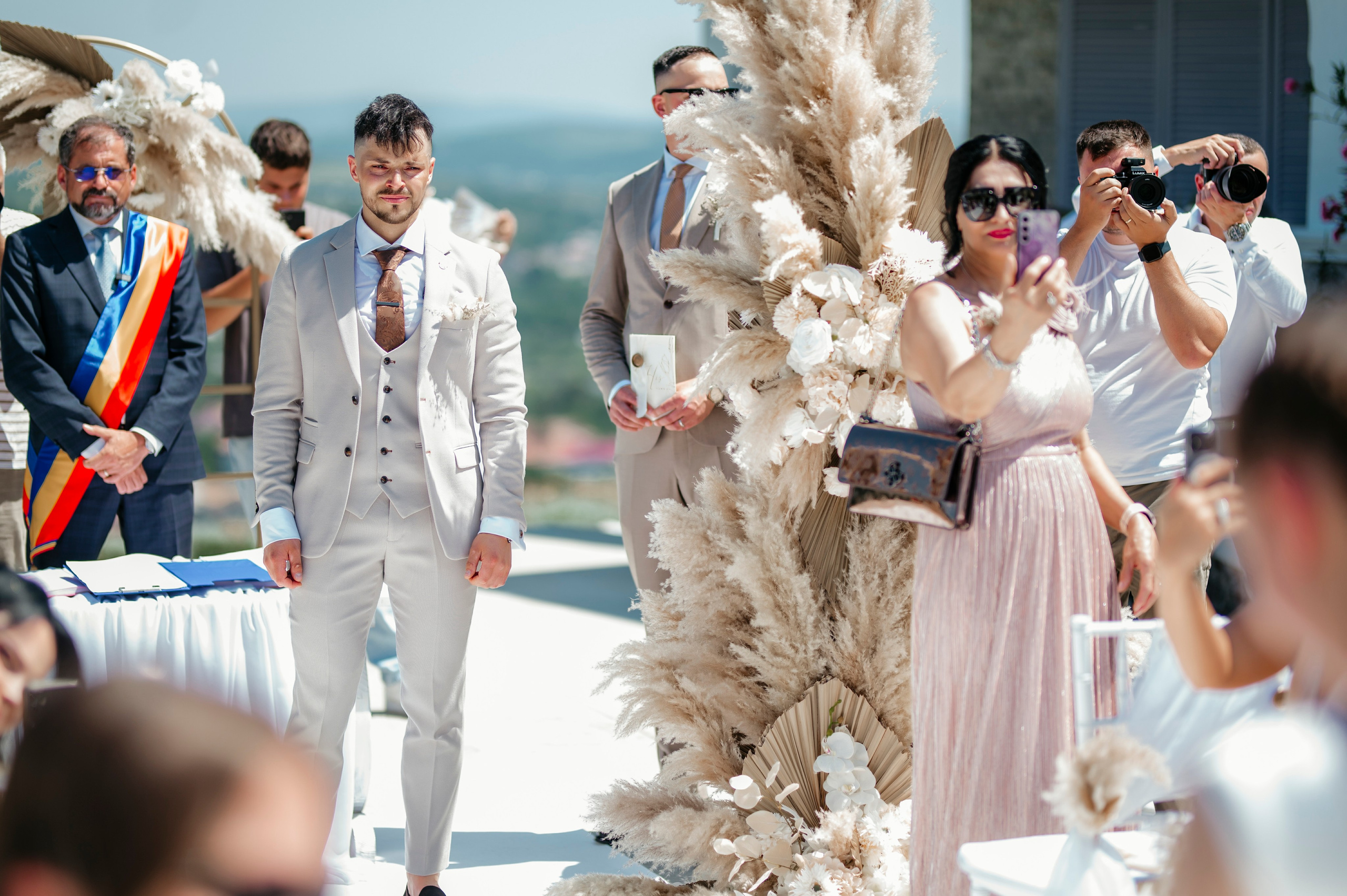 Larisa & Cosmin. Fotograf si Videograf | Nuntă-Botez